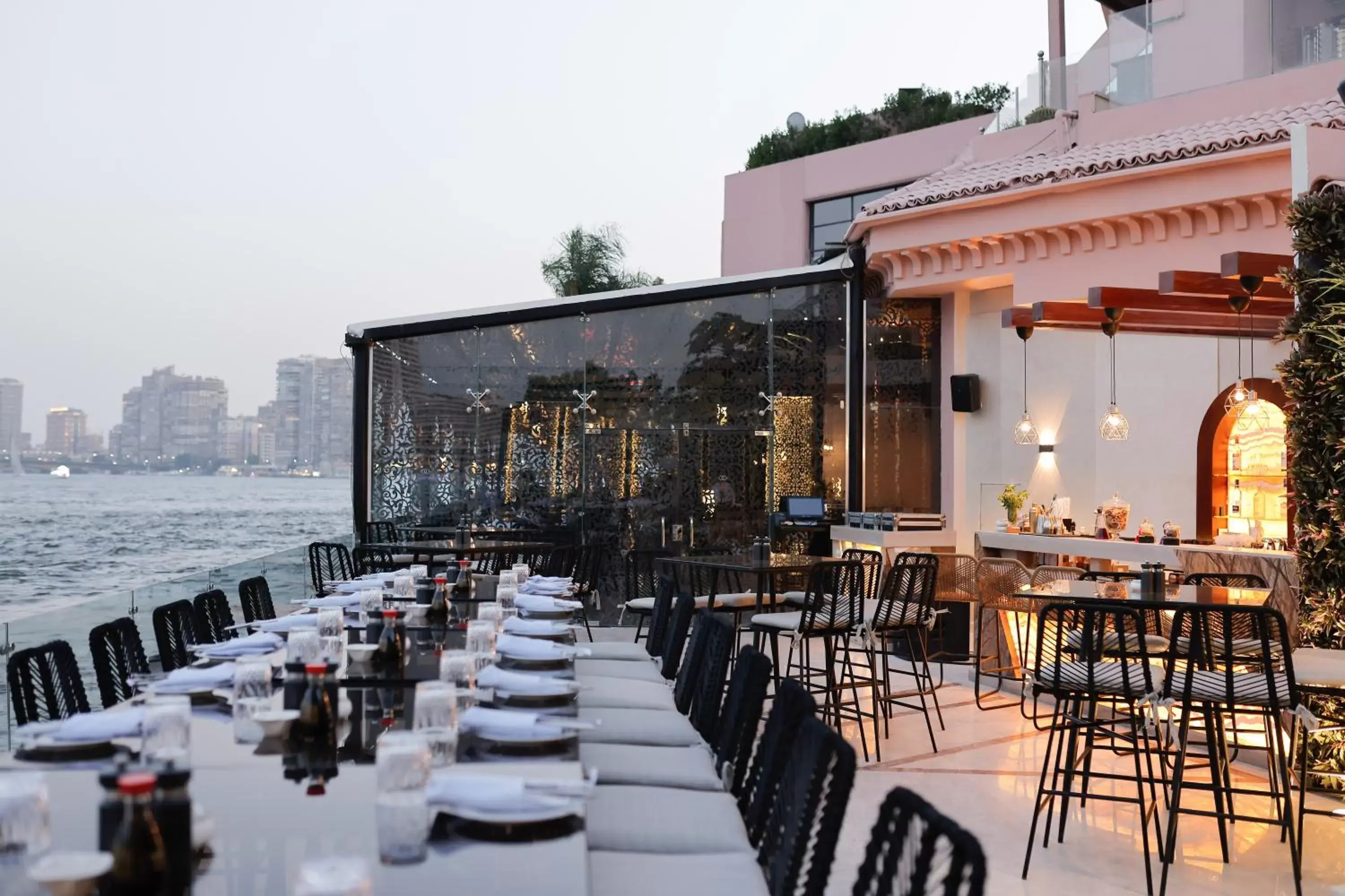 Lounge or bar, Restaurant/Places to Eat in Sofitel Cairo Nile El Gezirah