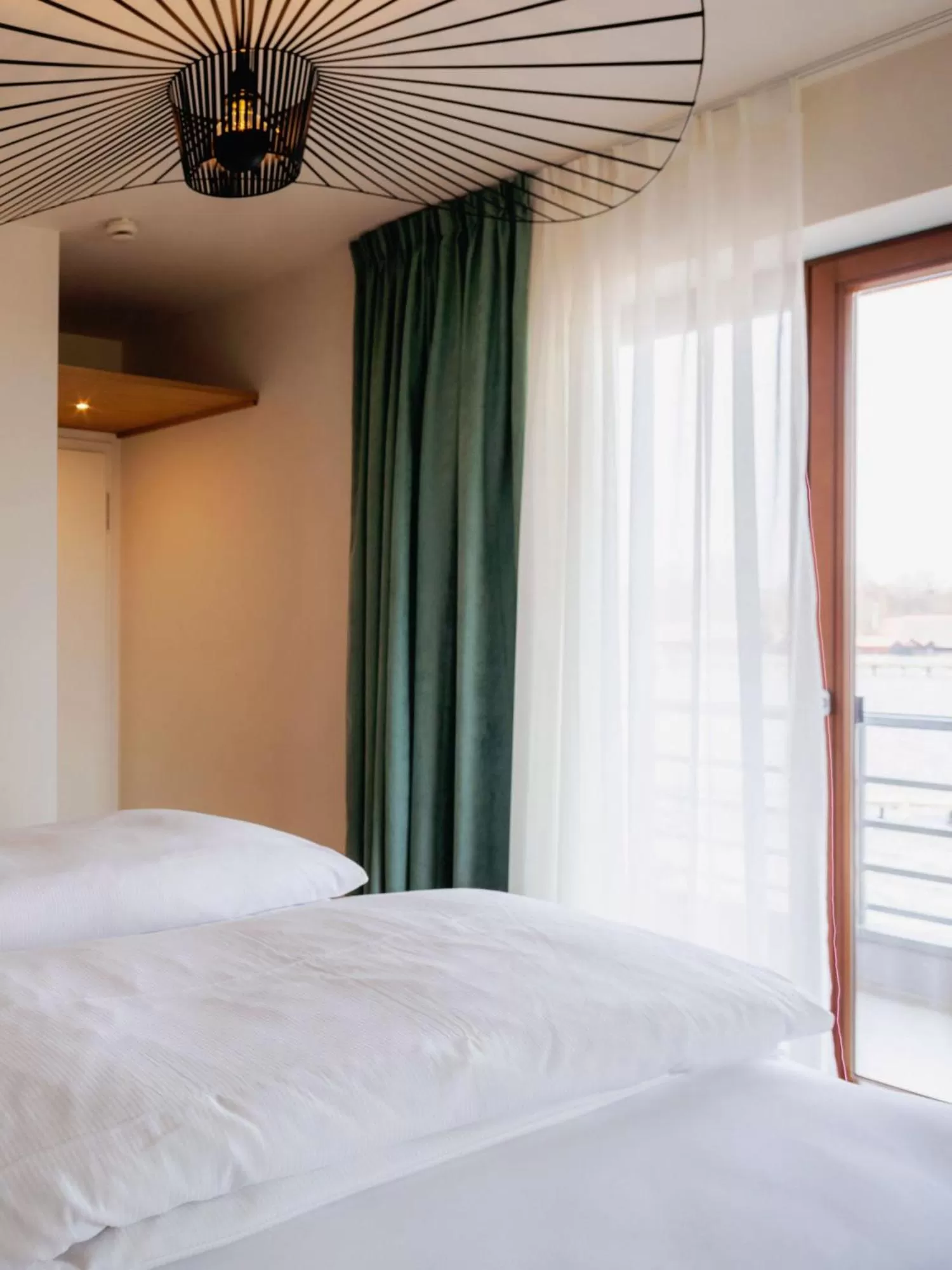 Photo of the whole room, Bed in Strandhotel SüdSee Diessen am Ammersee