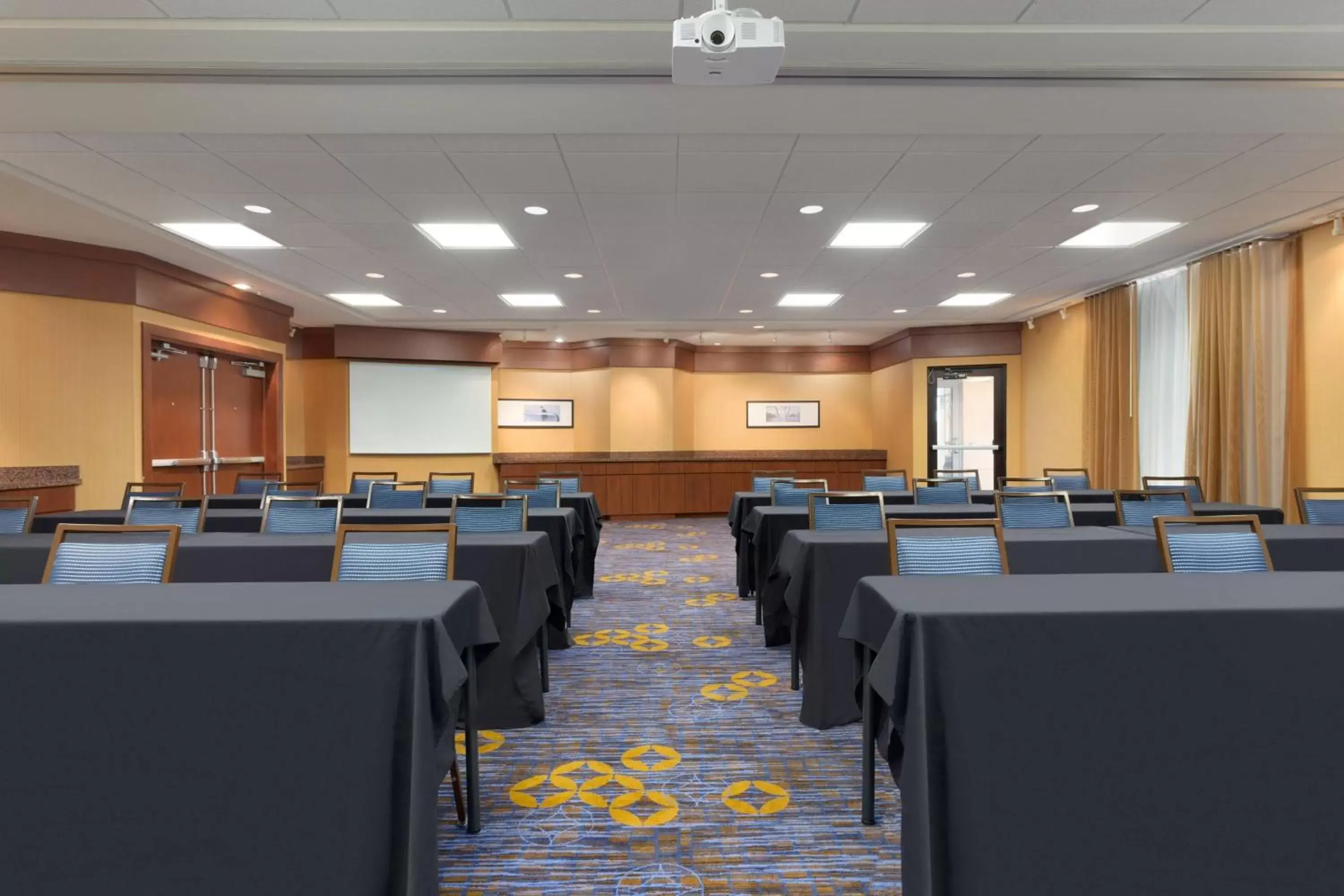 Meeting/conference room in Courtyard by Marriott Oklahoma City North/Quail Springs