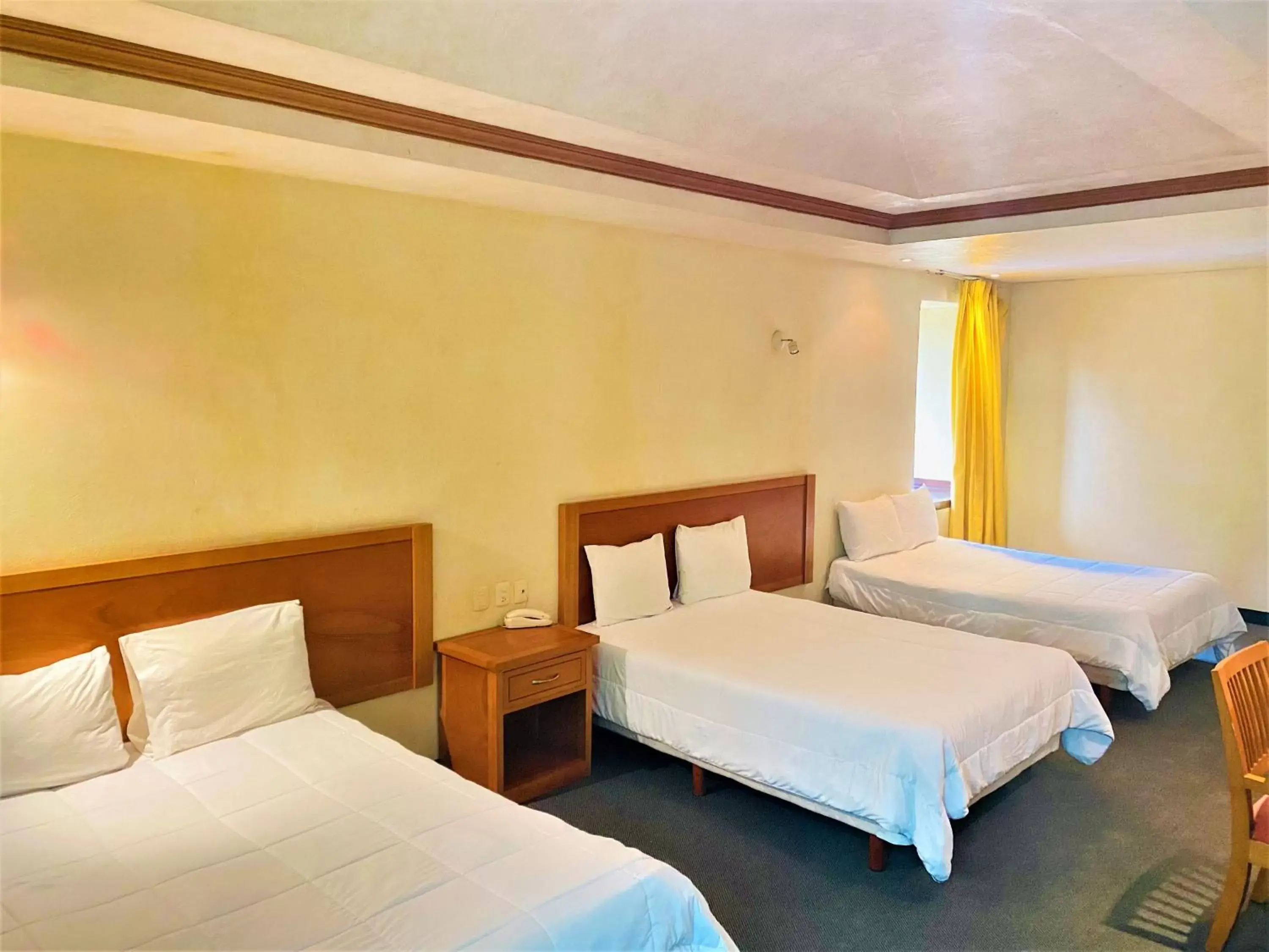 Bedroom, Bed in Hotel Florencia