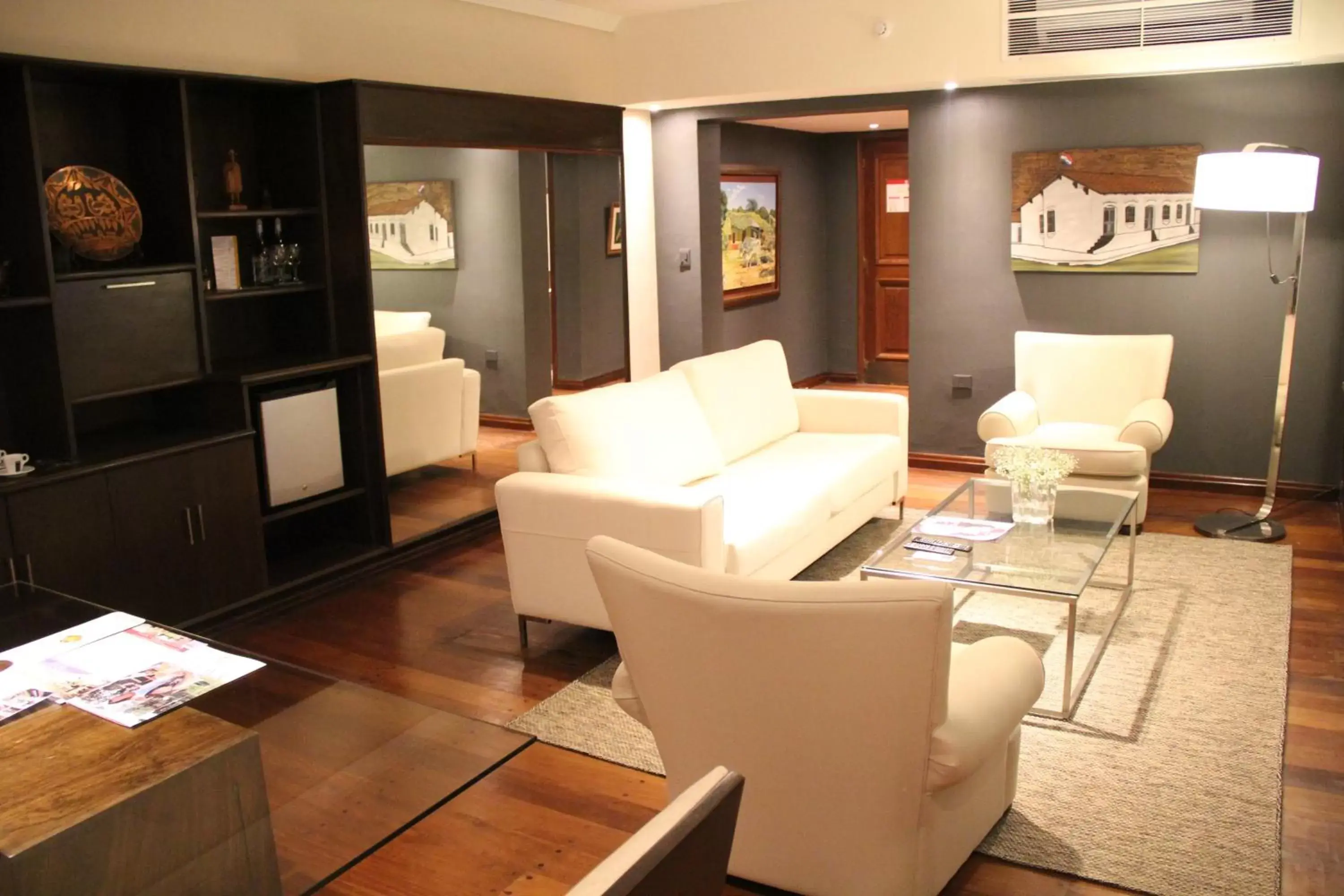 Living room, Seating Area in Resort Yacht Y Golf Club Paraguayo