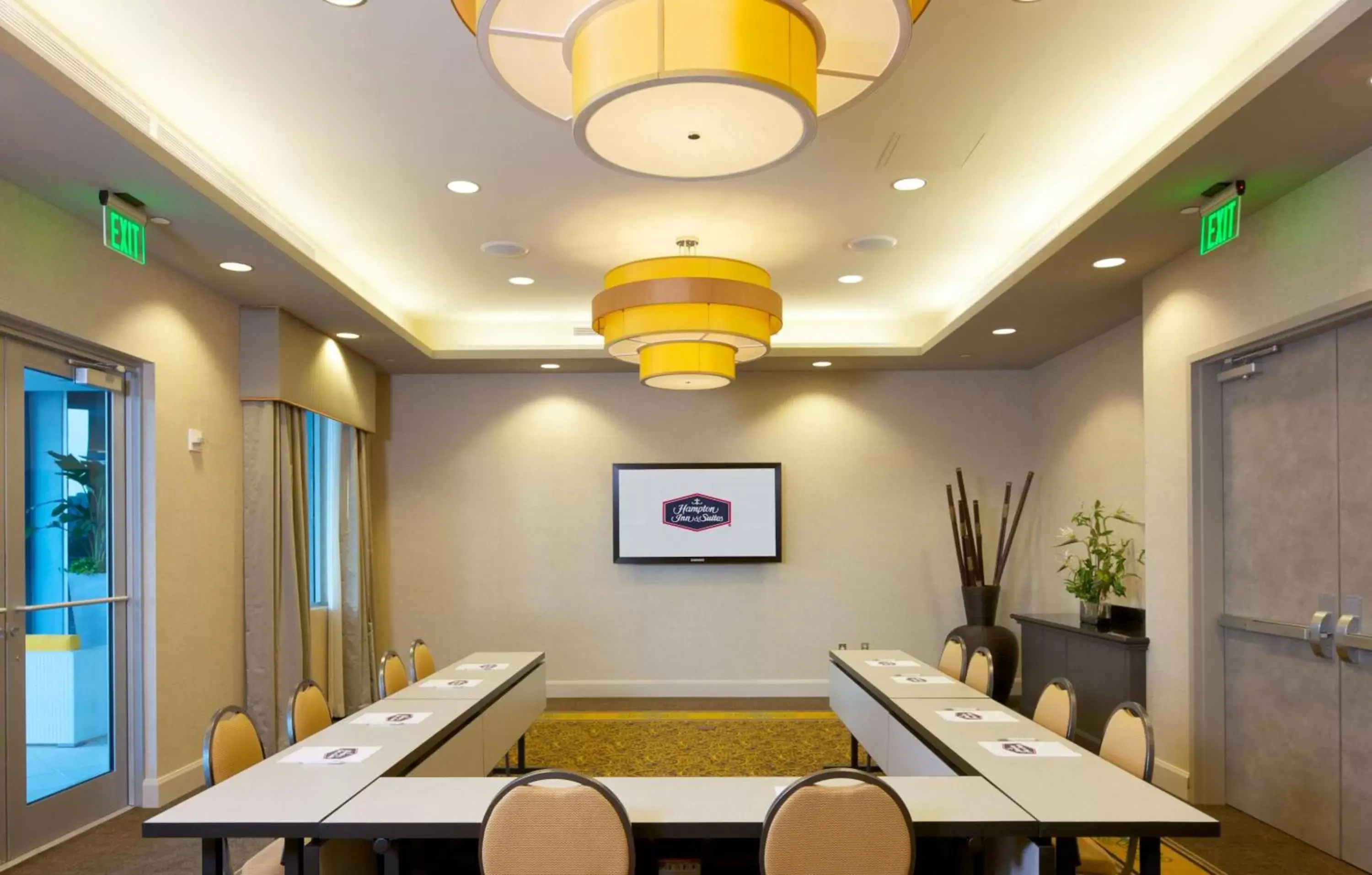 Meeting/conference room in Hampton Inn & Suites by Hilton Miami Downtown/Brickell