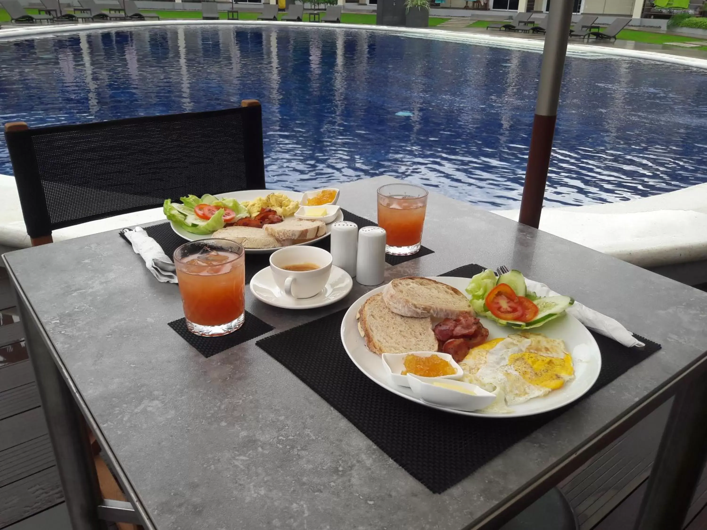 Breakfast in Malinawon Resort