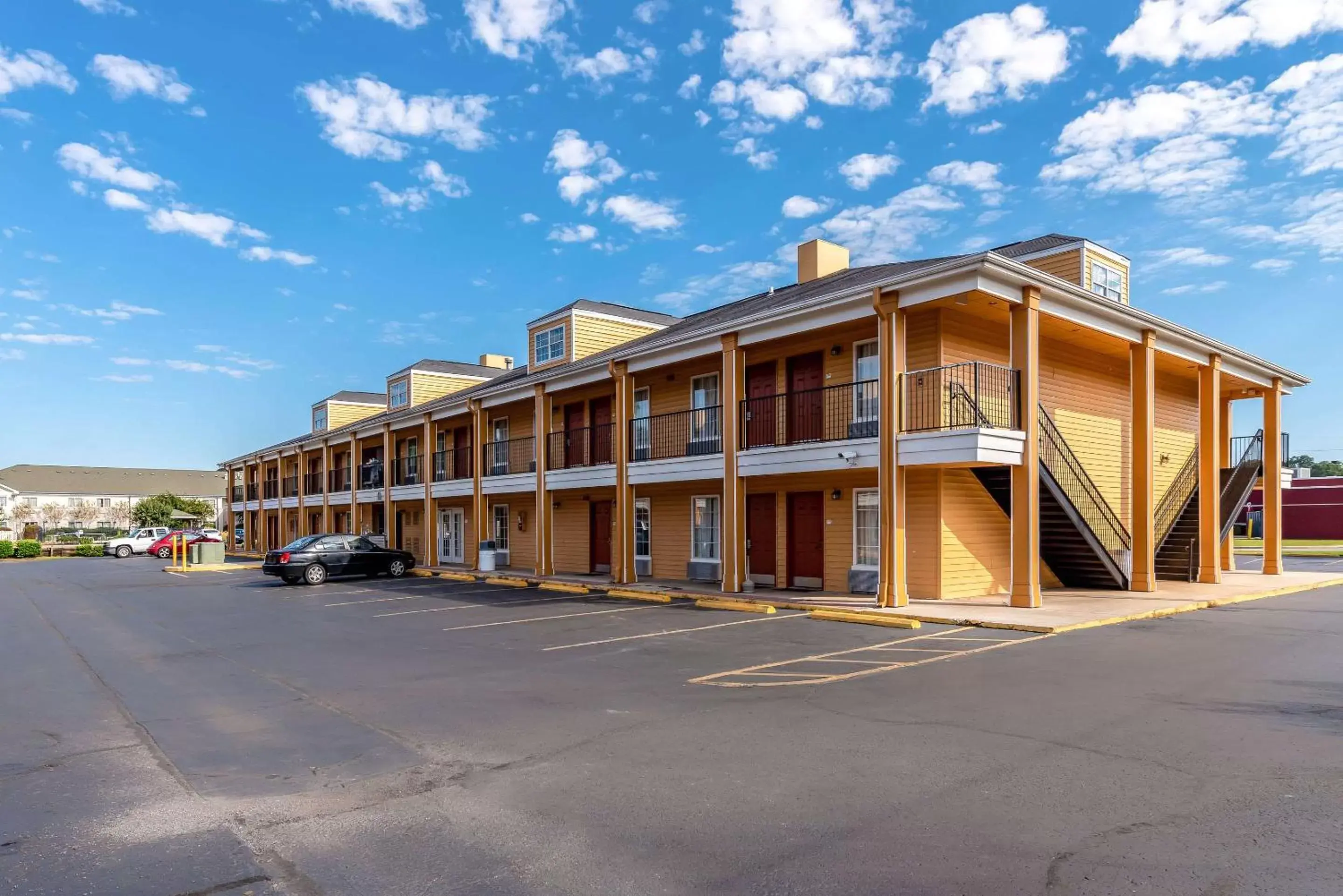 Property Building in Quality Inn Decatur River City