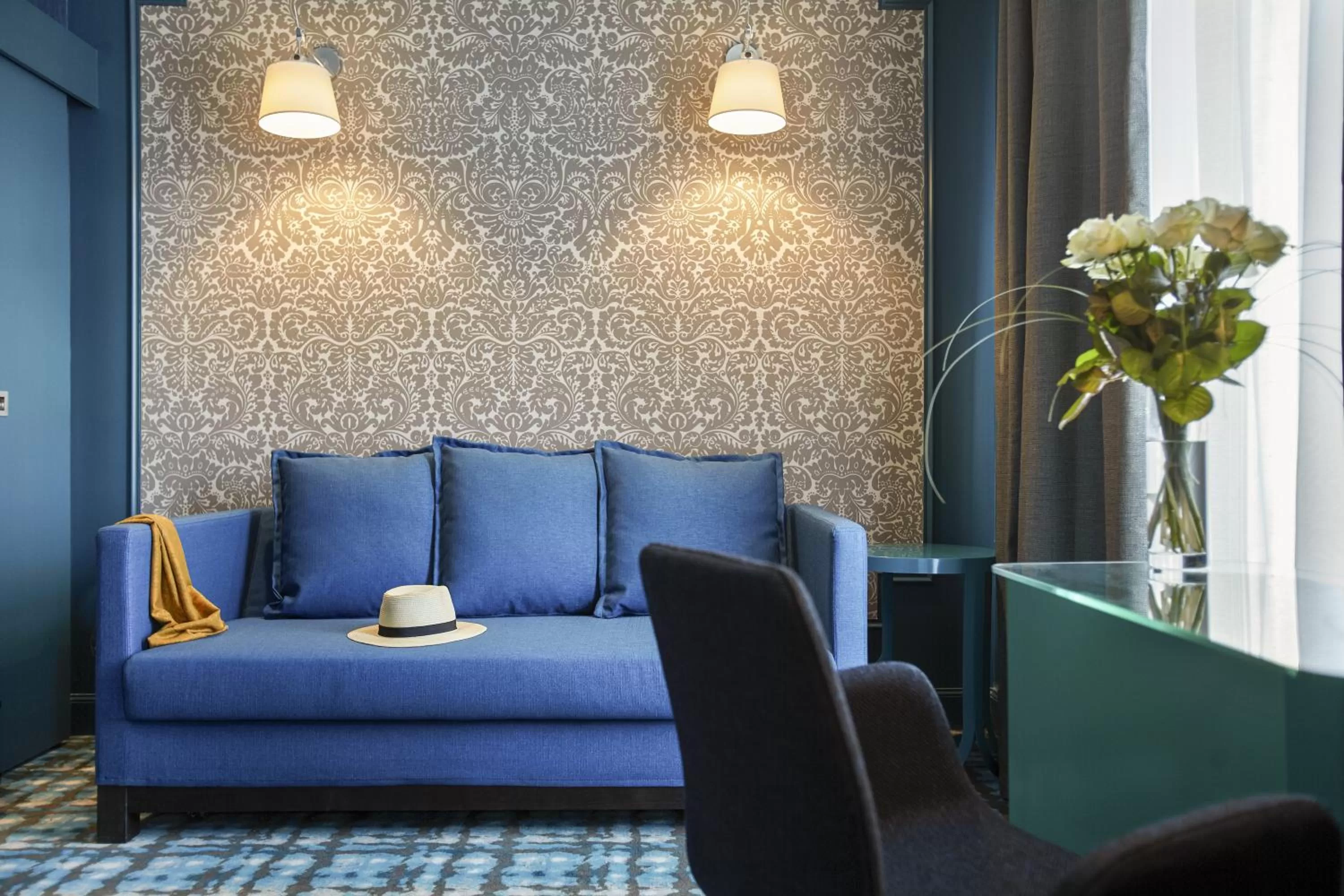 Seating area in Grand Hôtel du Midi Montpellier - Opéra Comédie