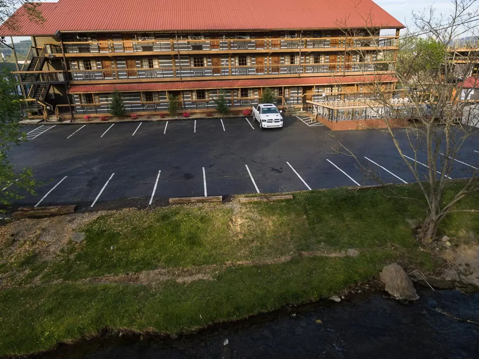 Property building, Bird's-eye View in Timbers Lodge