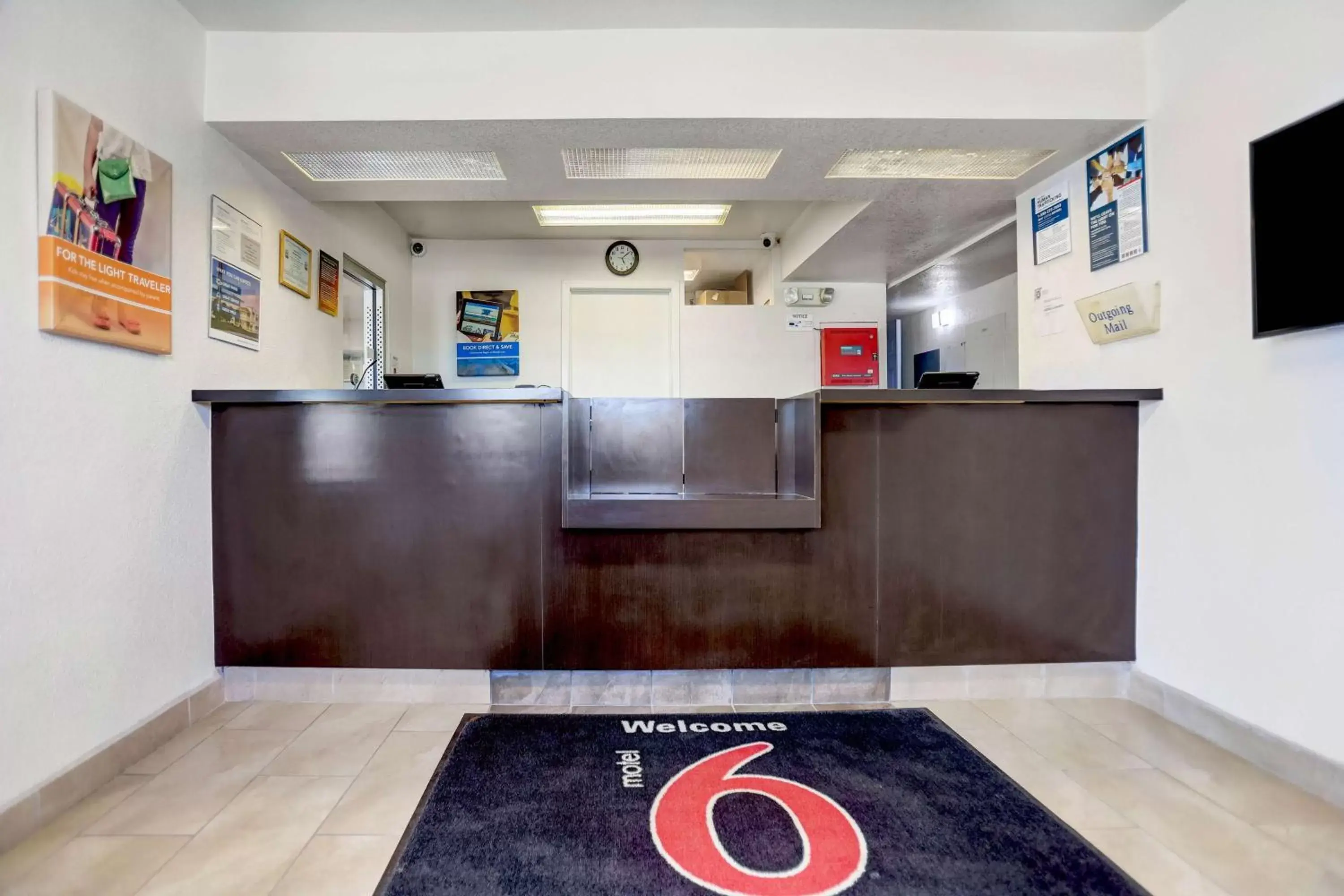 Lobby or reception, Lobby/Reception in Motel 6-Grants, NM