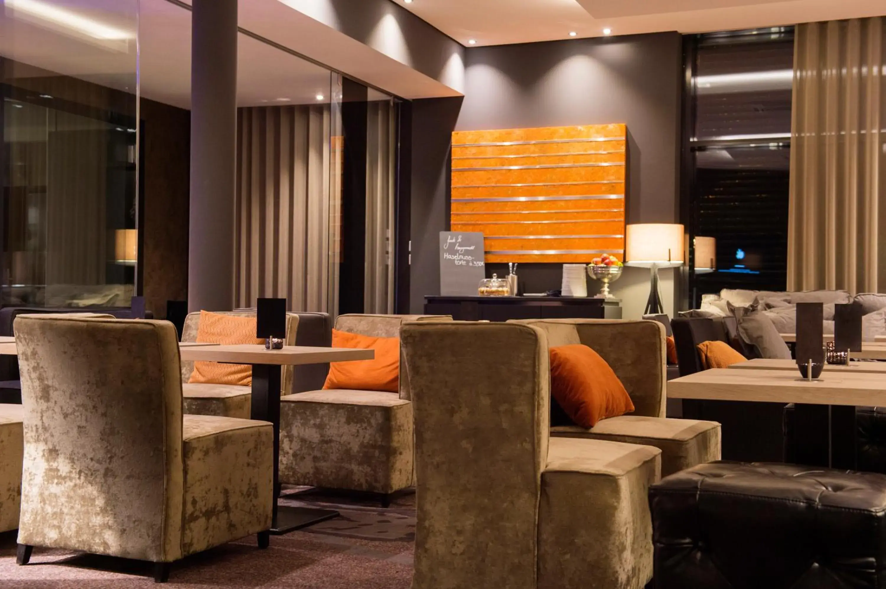 Lounge or bar, Restaurant/Places to Eat in Atrium Hotel Mainz