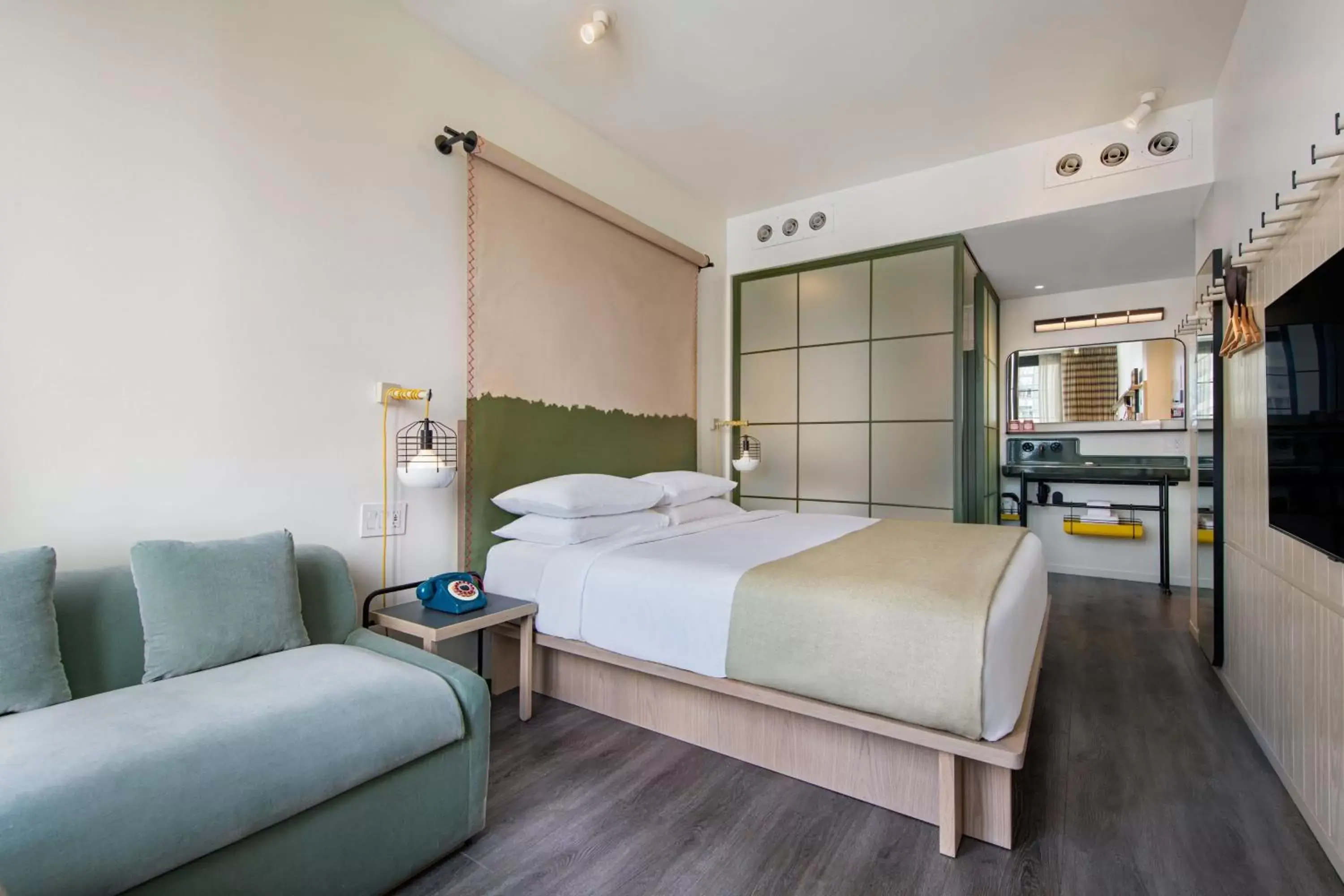 Photo of the whole room, Bed in Moxy NYC Chelsea