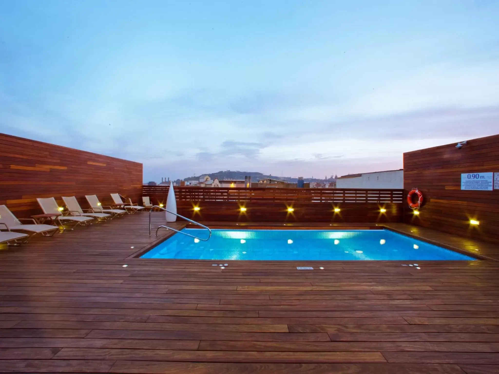 Balcony/Terrace, Swimming Pool in Hotel Lleó