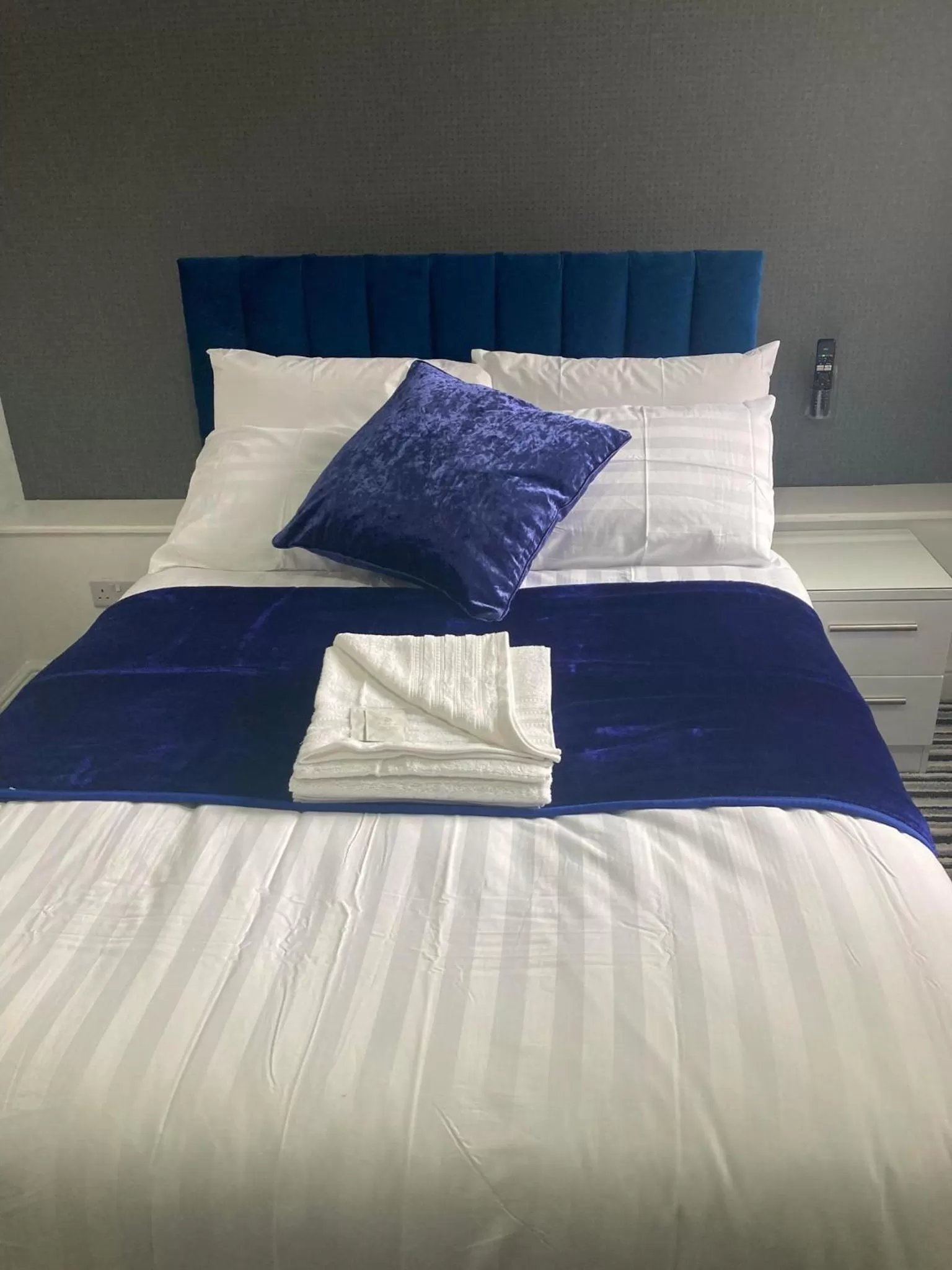 Bed in The New Astoria Hotel