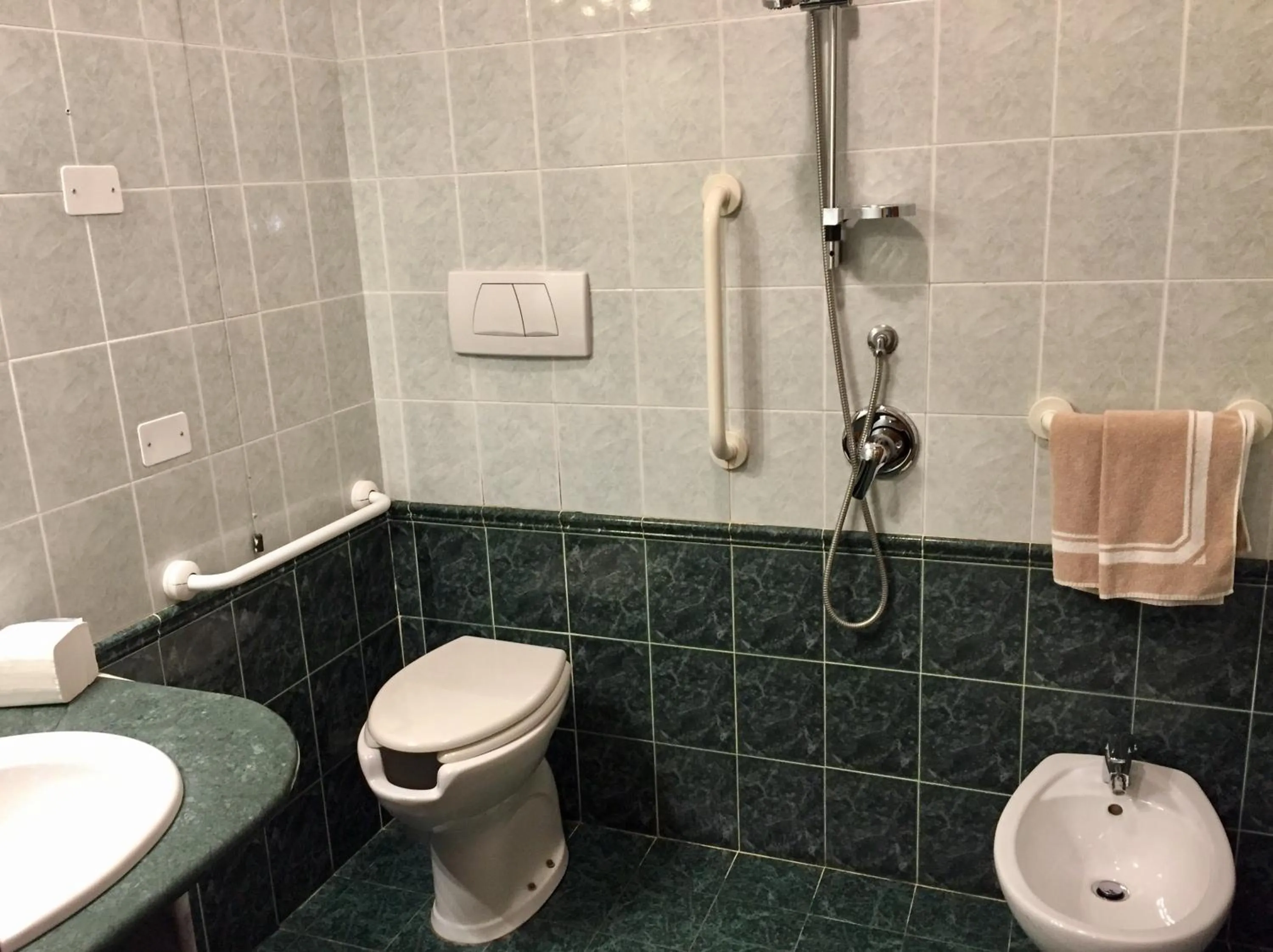 Shower in Hotel Federico II