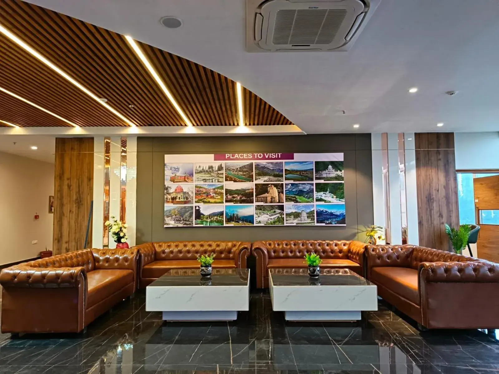 Lobby or reception in SPT Clarks Inn Mandi