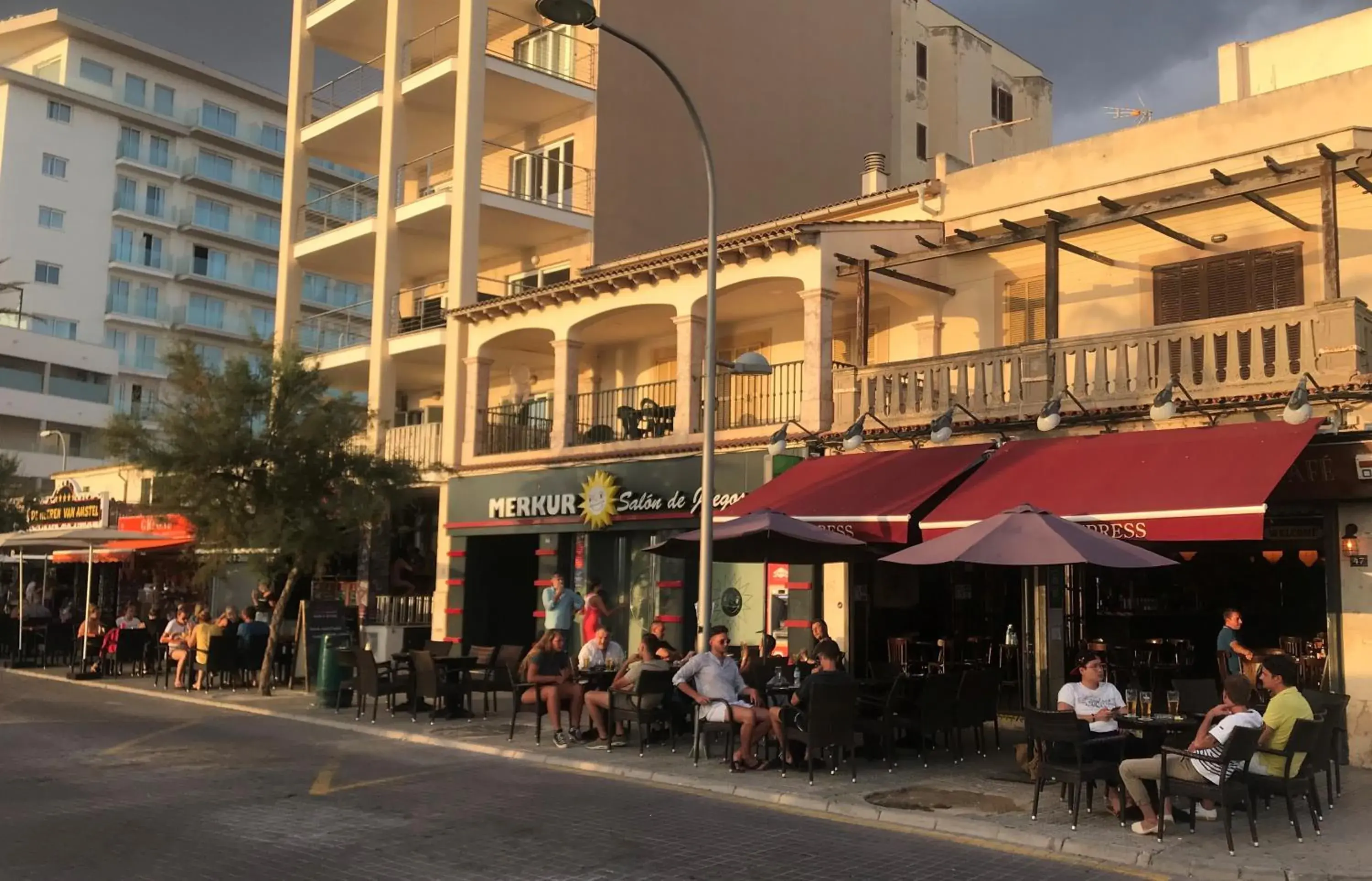 Restaurant/places to eat in Hotel Iris - Only Adults Restaurant/places to eat in Hotel Iris - Only Adults