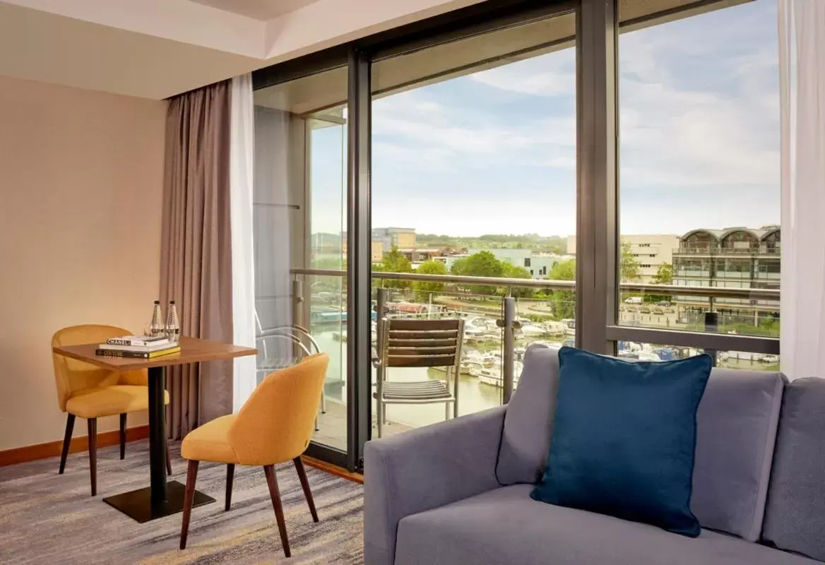 Seating Area in DoubleTree by Hilton Lincoln