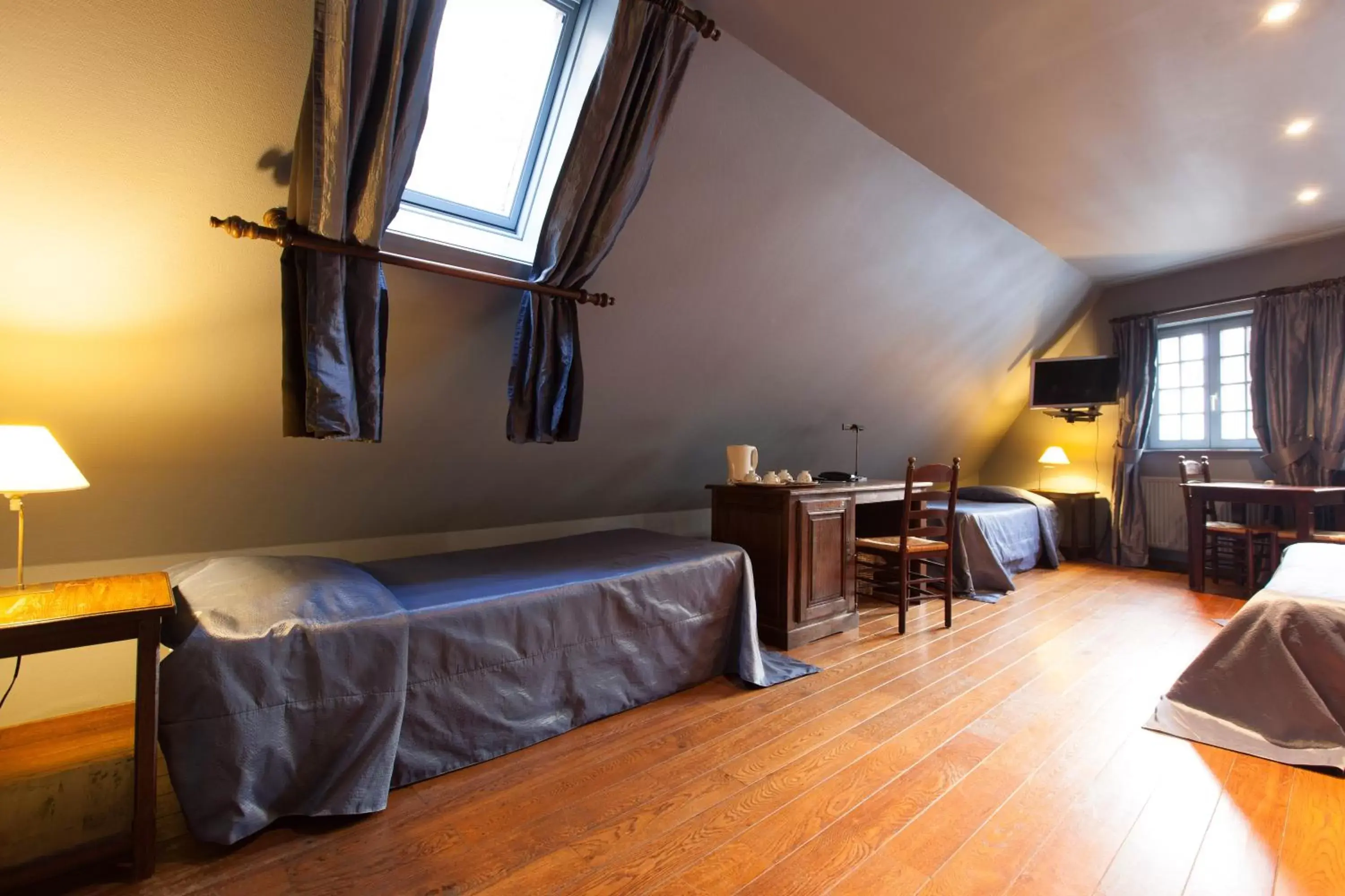 Photo of the whole room, Bed in Hotel Boterhuis