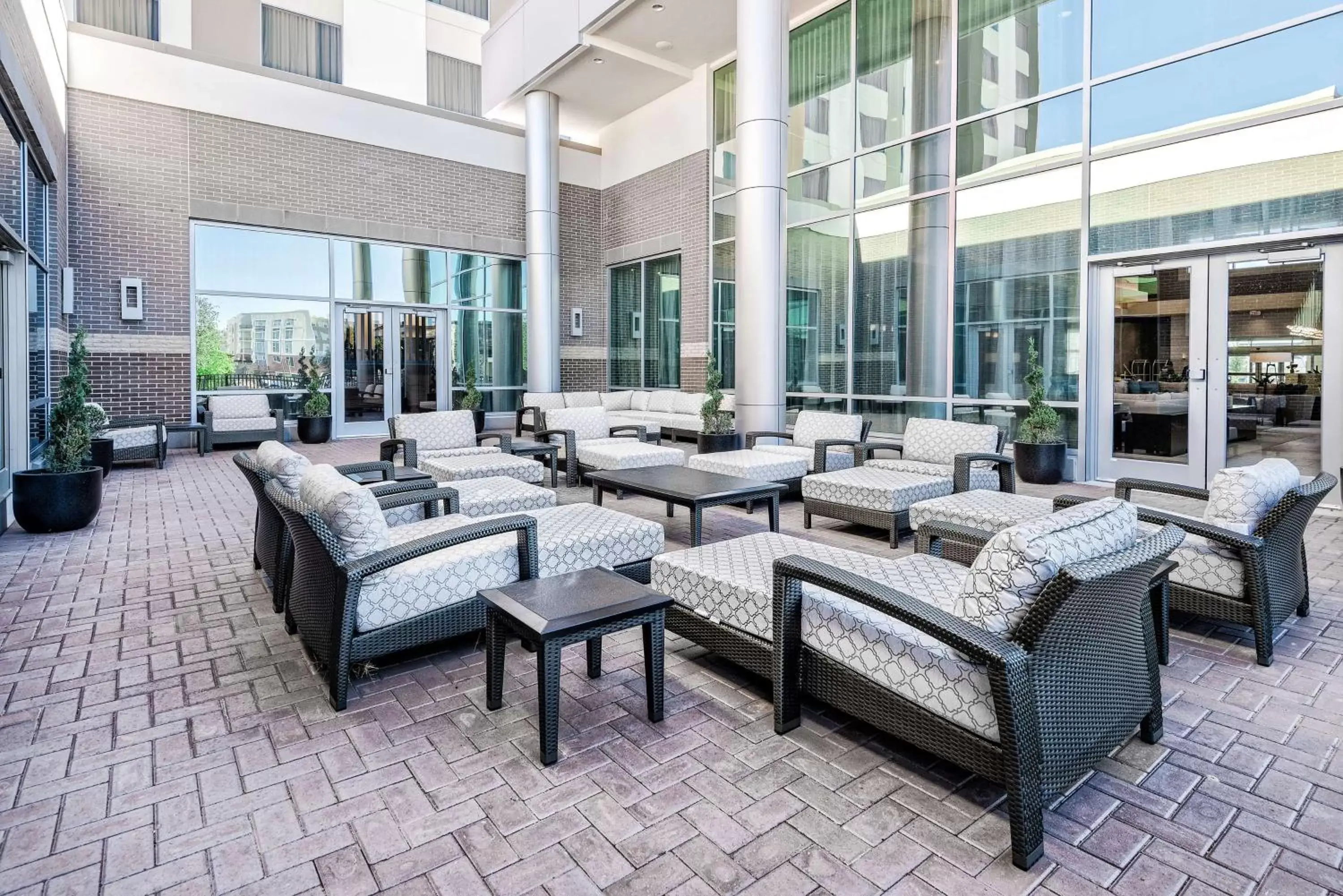 Patio in Embassy Suites By Hilton College Station