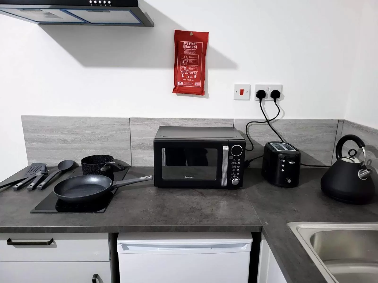 Kitchen or kitchenette in Easy Living Nottingham - Burns Street