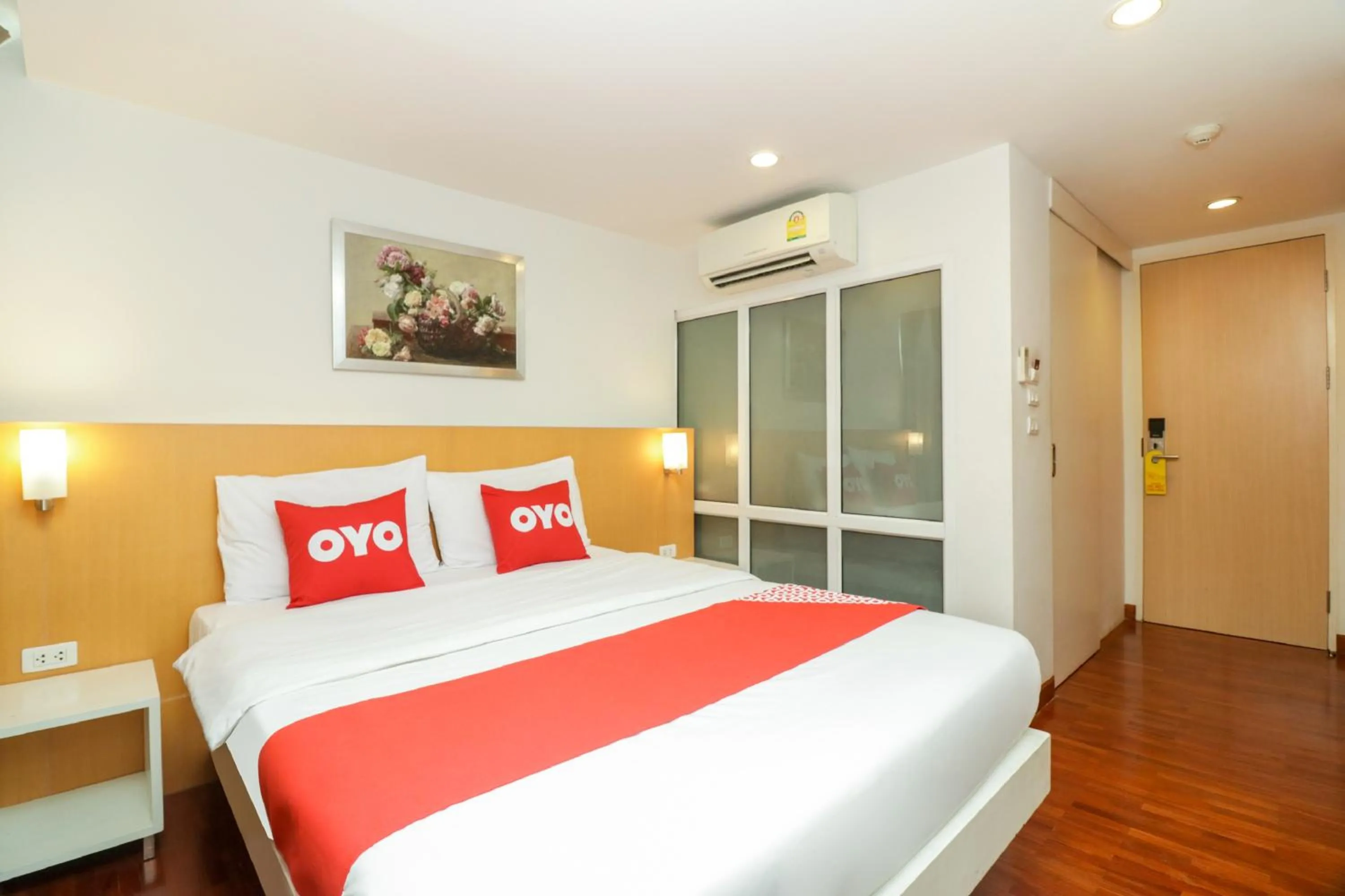Bedroom in OYO 225 Premier Place Bangkok