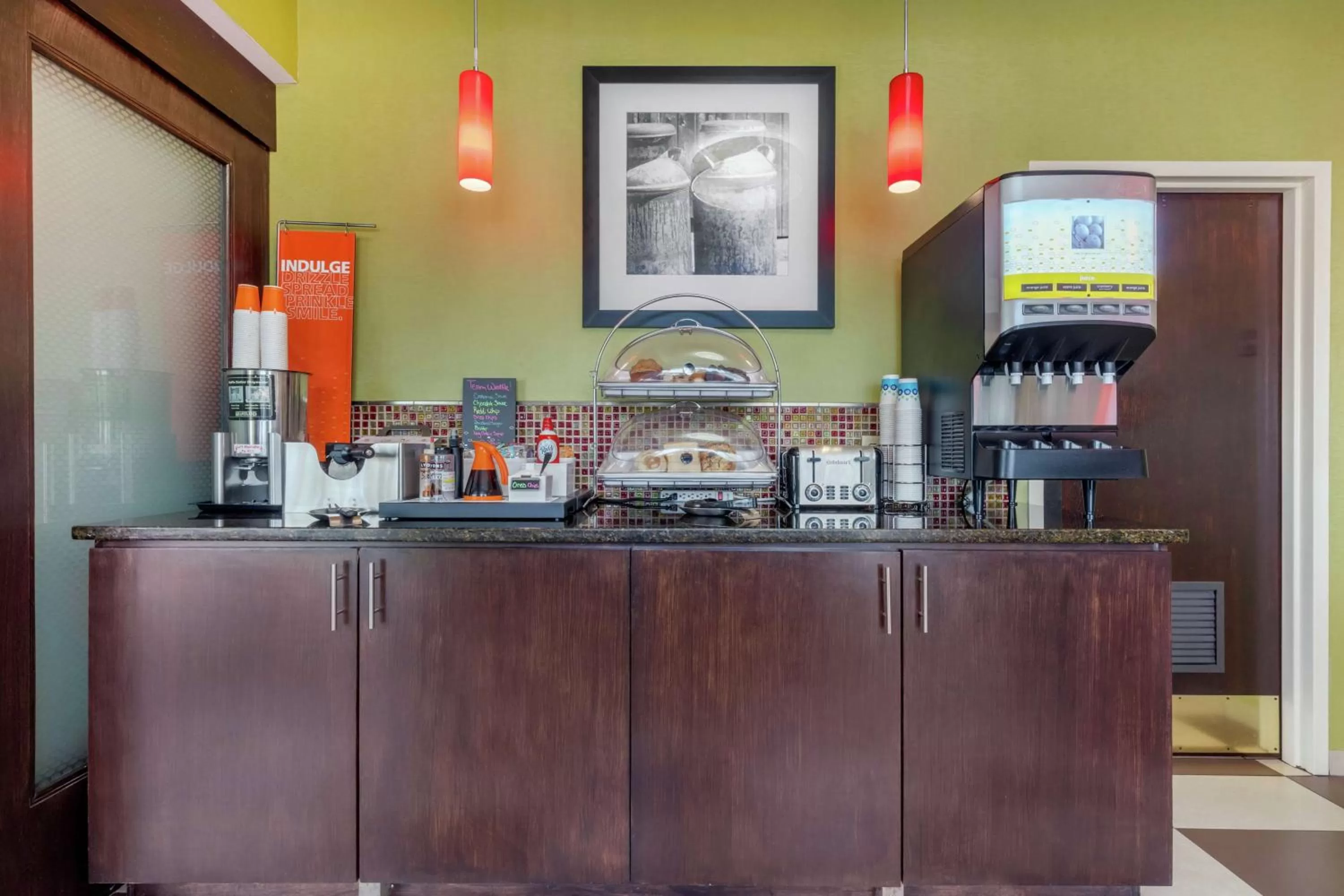 Dining area in Hampton Inn Brookhaven