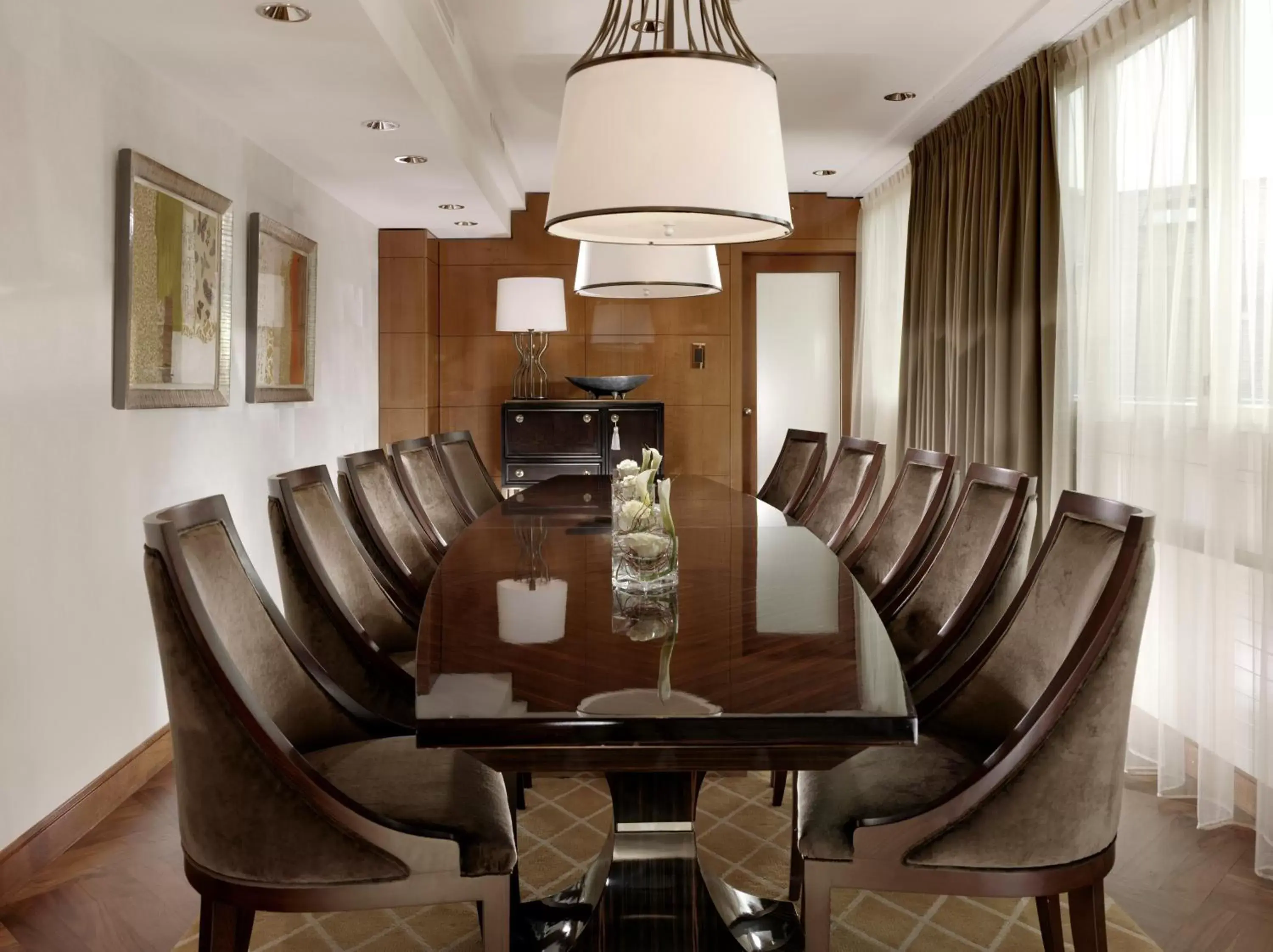 Dinner, Dining Area in Mandarin Oriental, Geneva