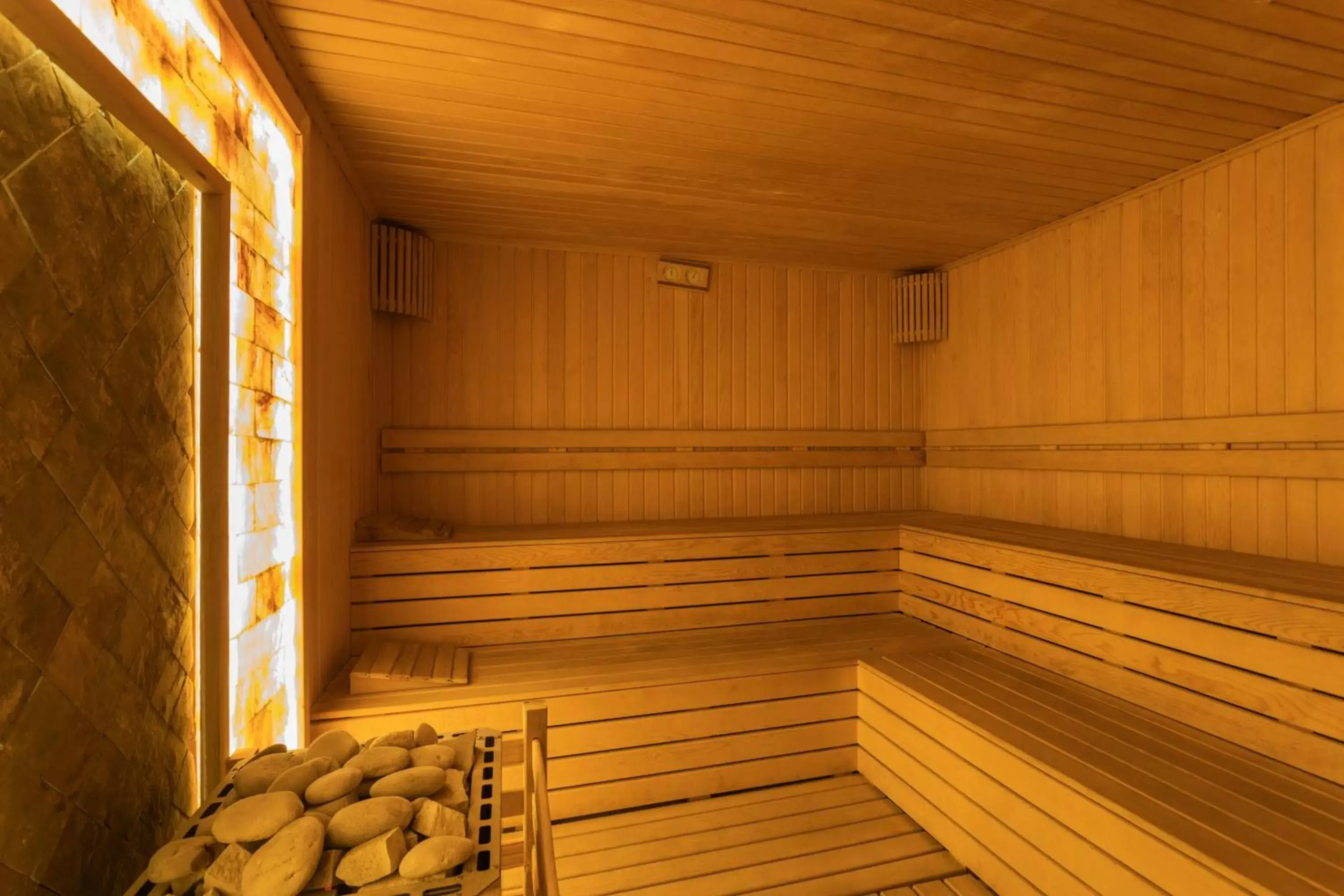 Sauna in Best Western Plus Khan Hotel