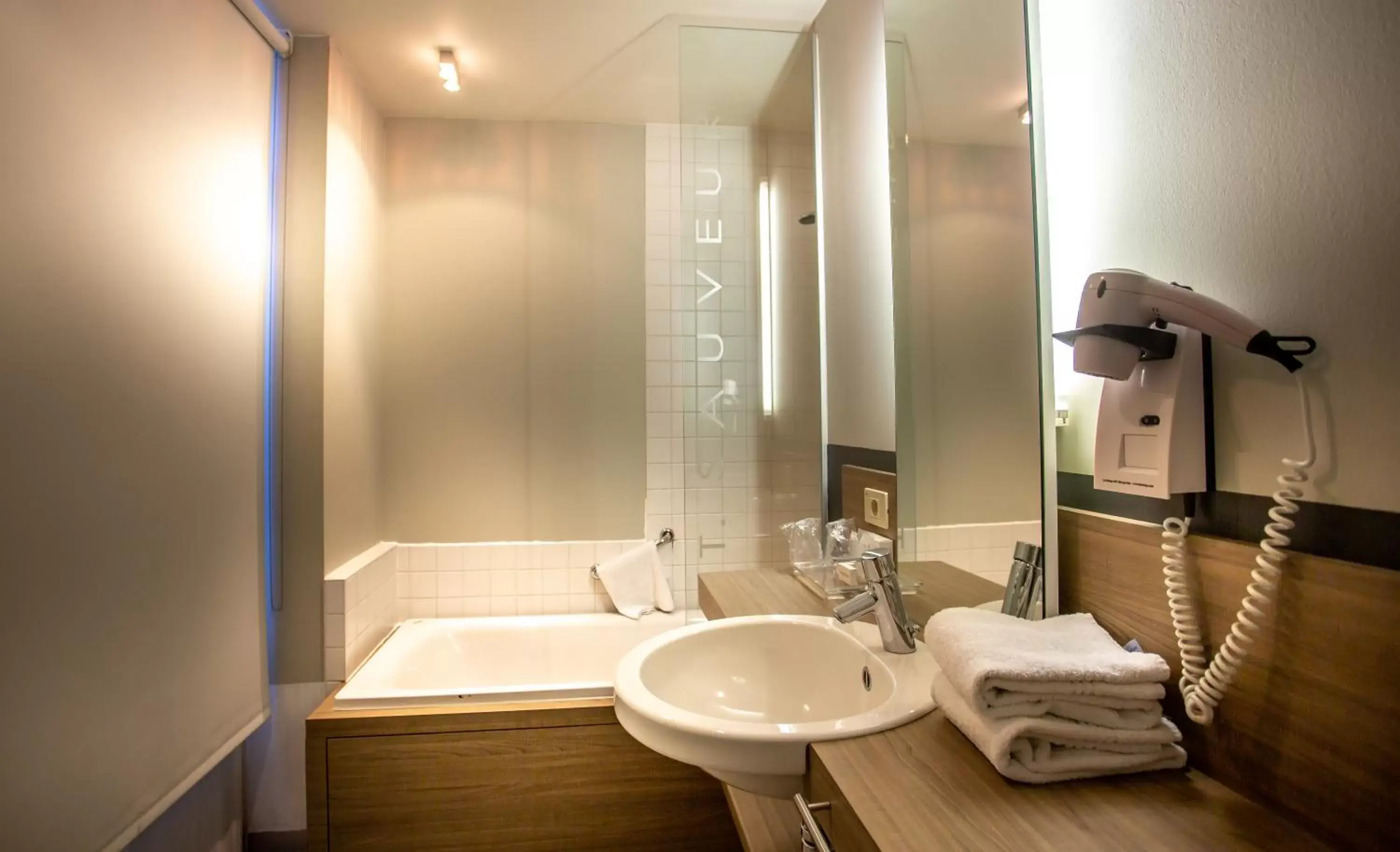 Bathroom in Hotel Saint Sauveur by WP Hotels