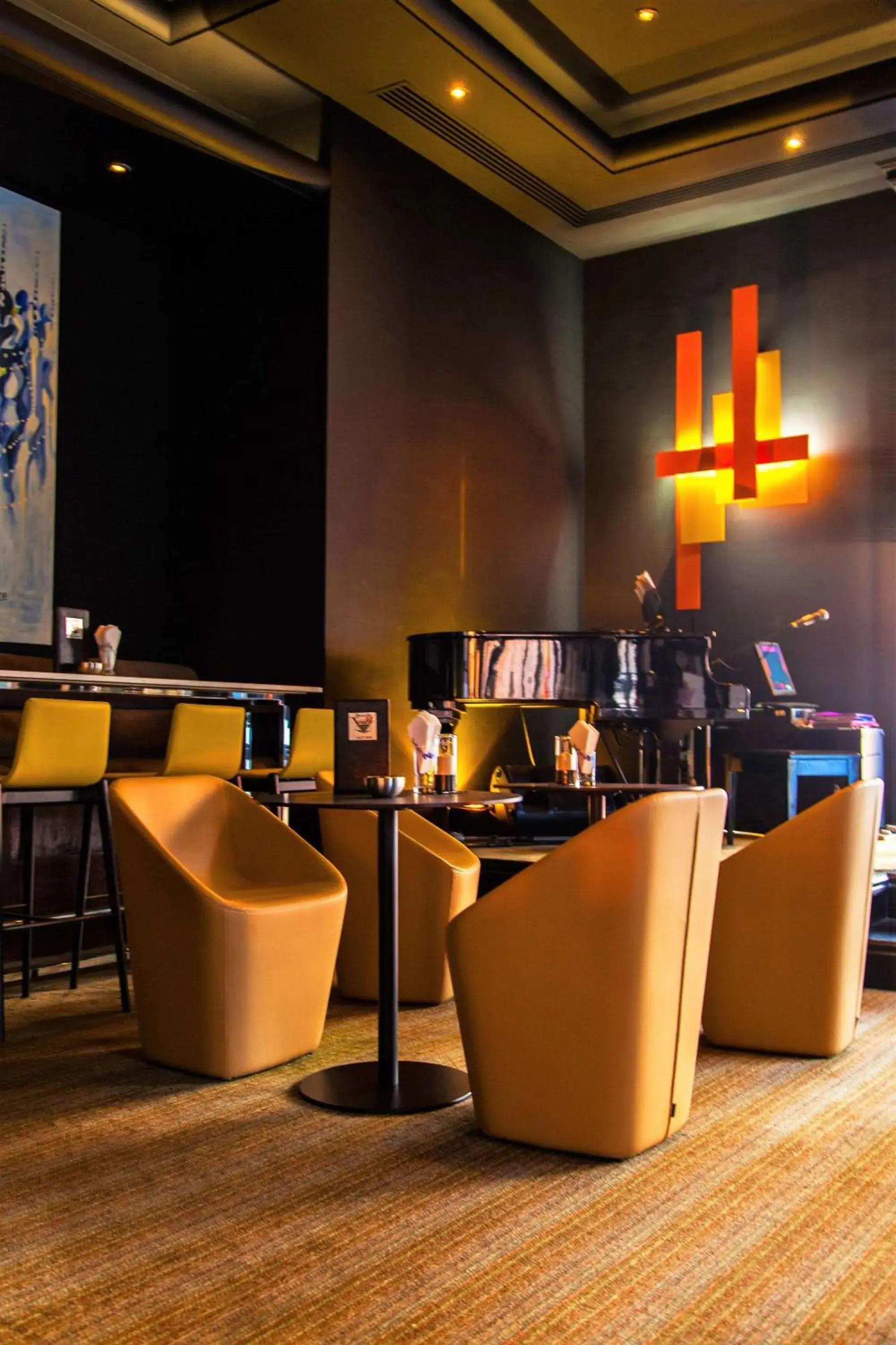 Lounge or bar, Restaurant/Places to Eat in Radisson Blu Hotel, Dubai Deira Creek