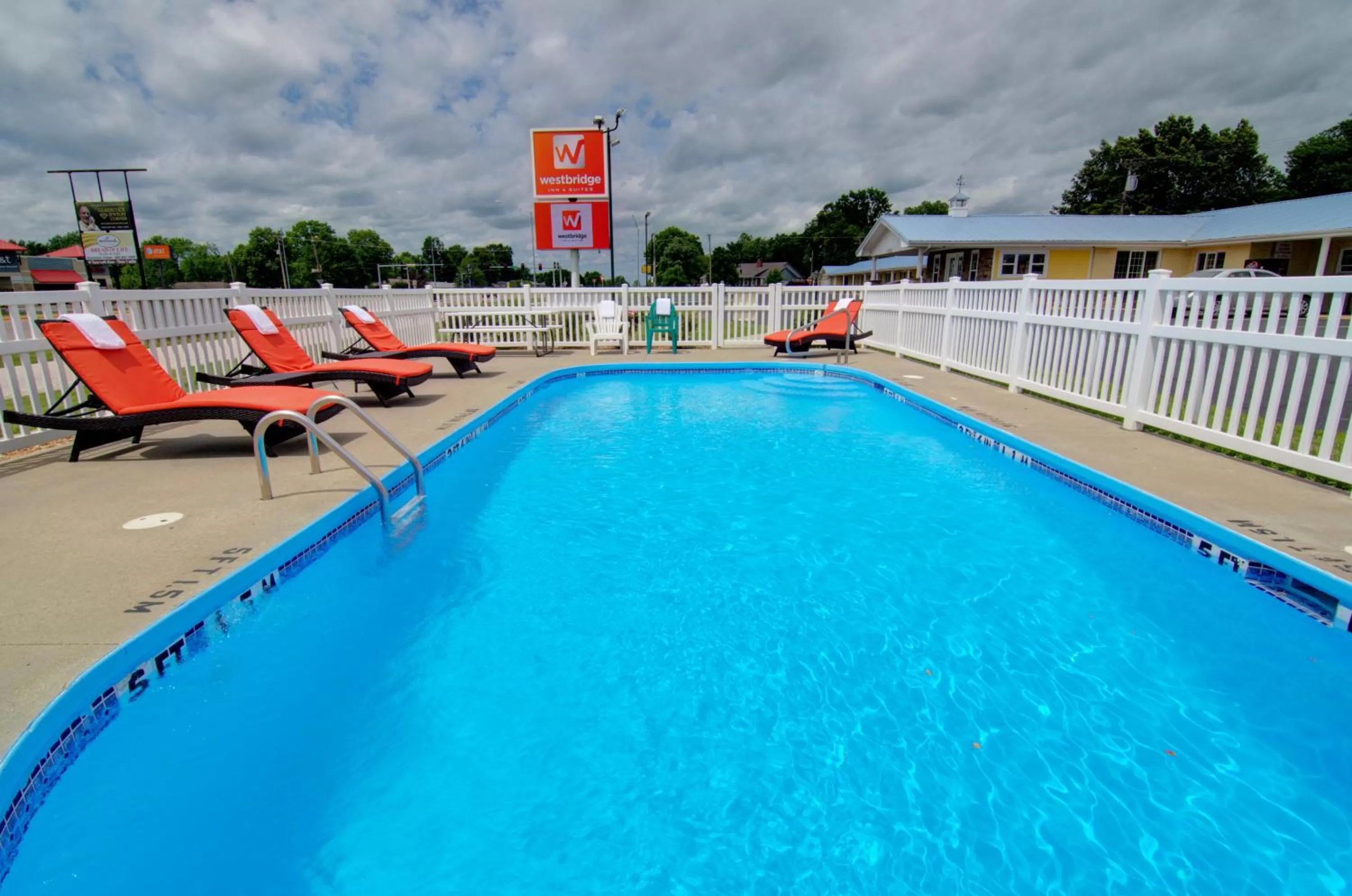 Swimming pool in Westbridge Inn & Suites