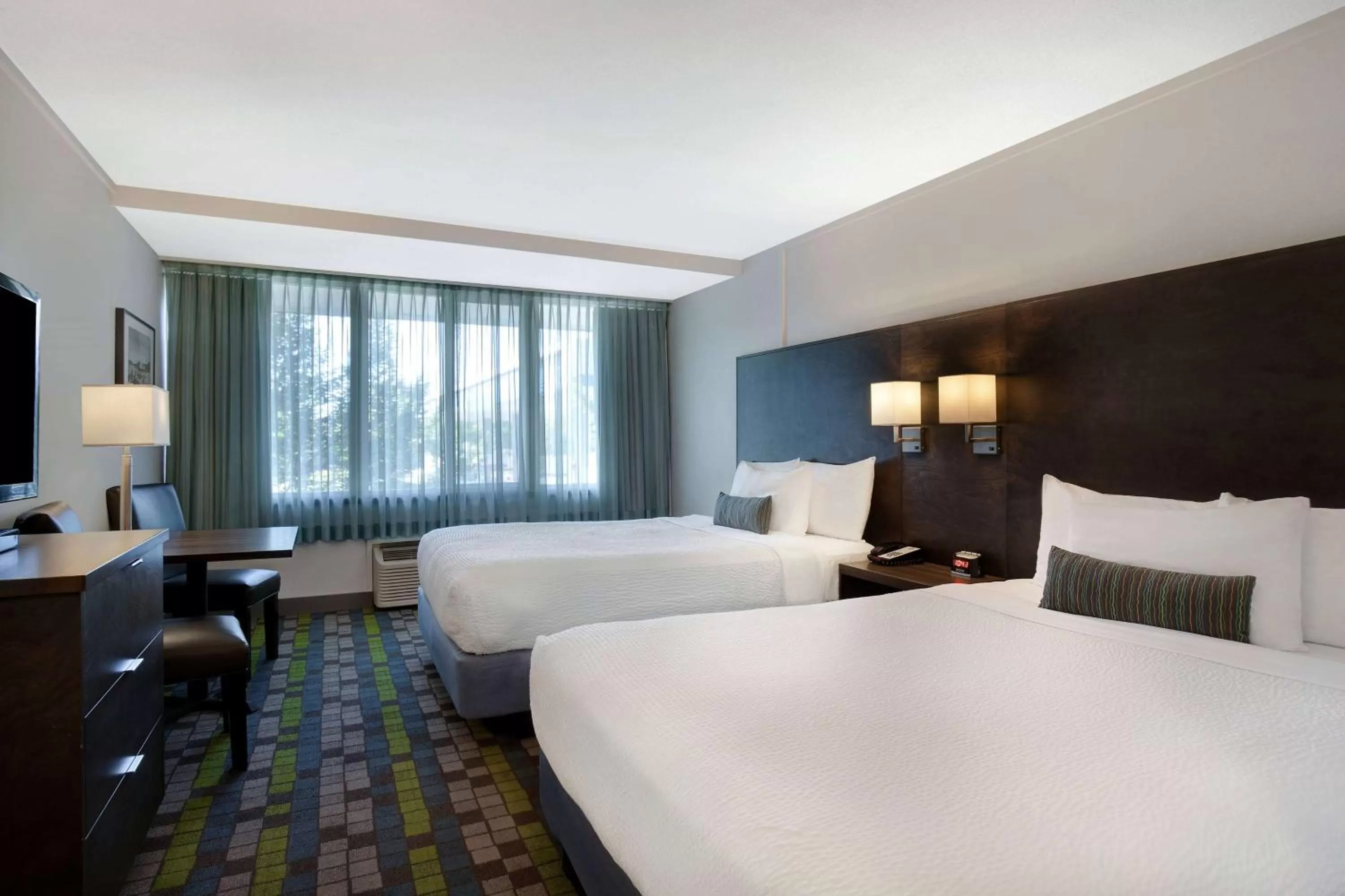 Photo of the whole room, Bed in Days Inn by Wyndham Victoria Airport Sidney