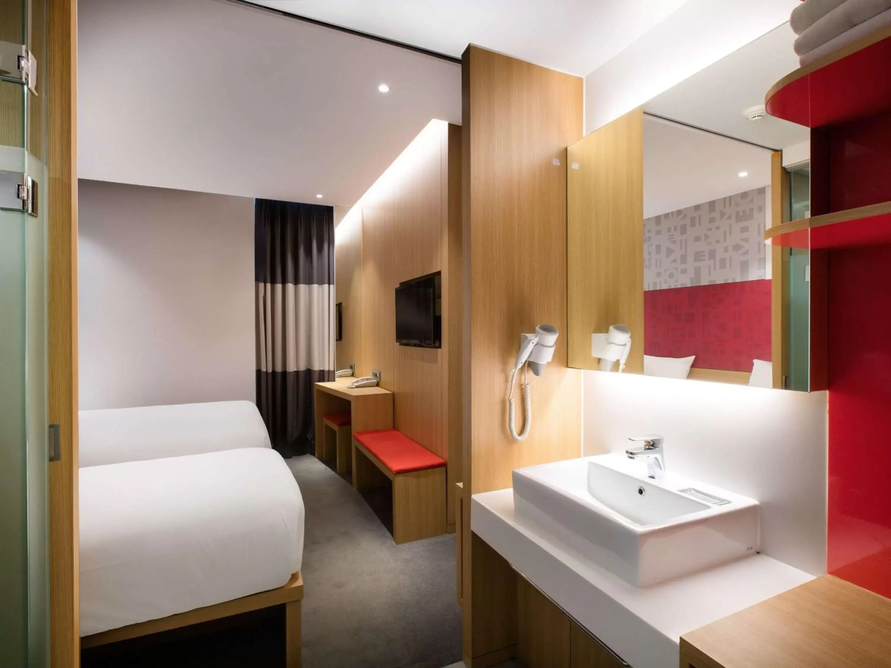 Photo of the whole room, Bathroom in Travelodge Dongdaemun Seoul