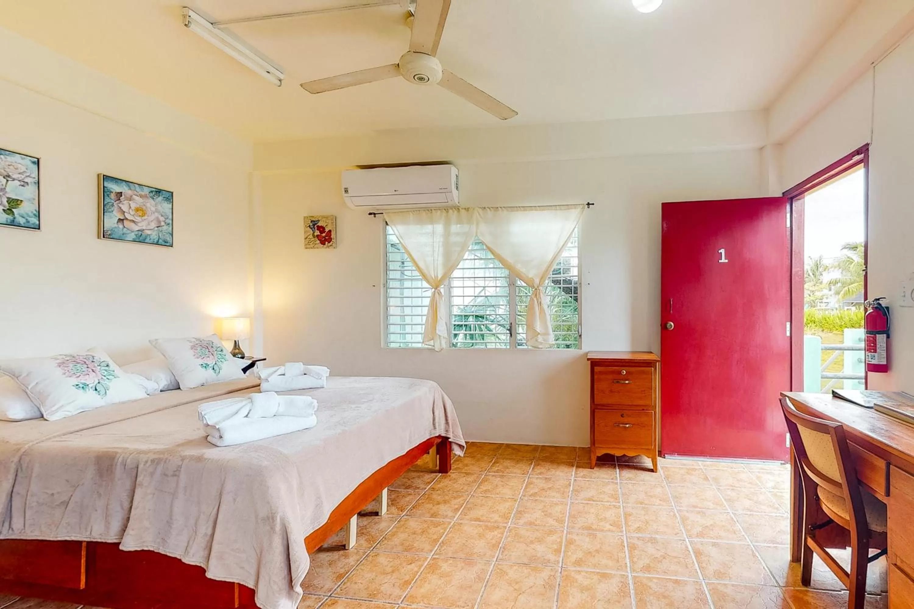 Bed in Palmetto#1 @ Island Cabanas