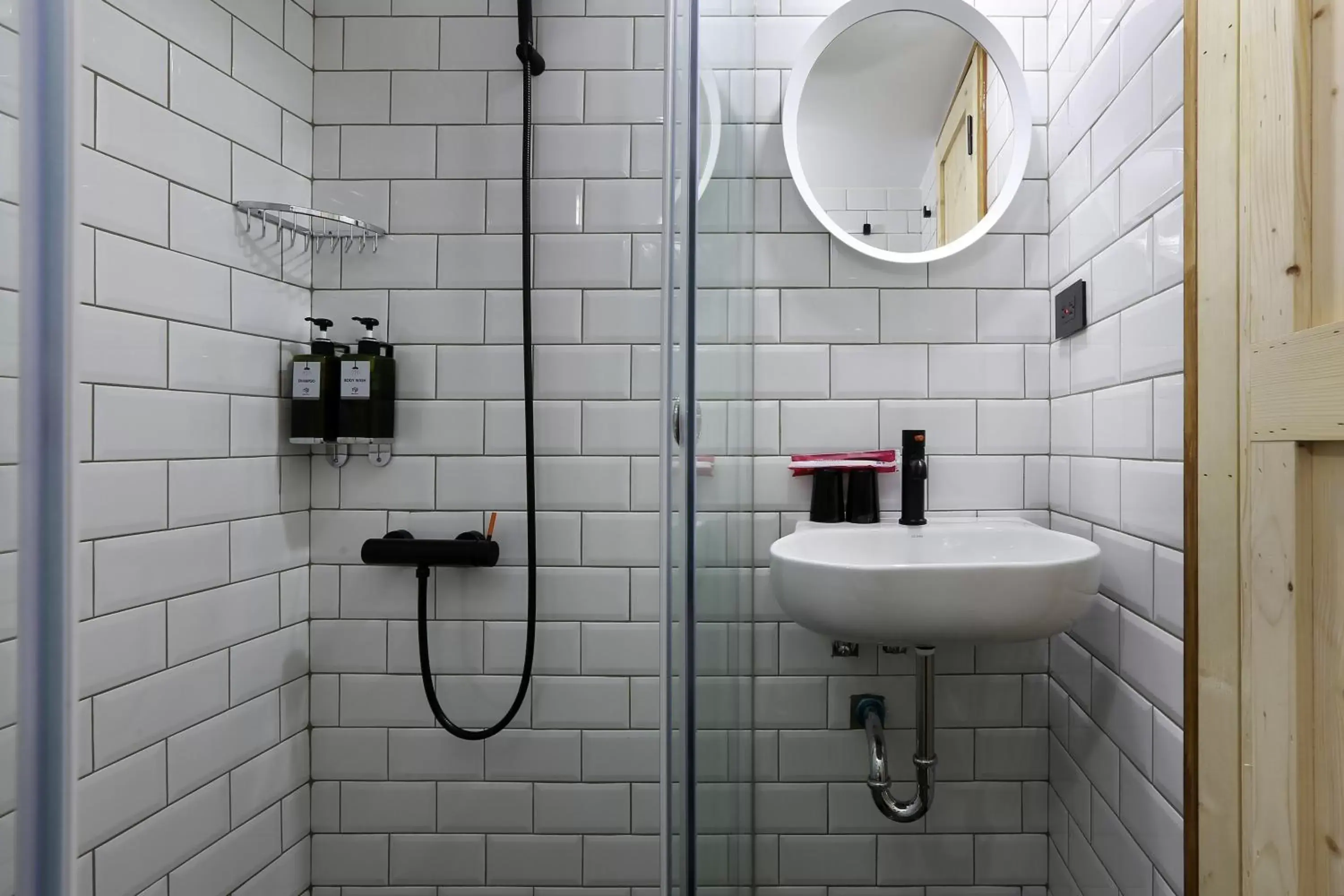 Shower, Bathroom in MINI HOTELS (Feng Jia Branch)