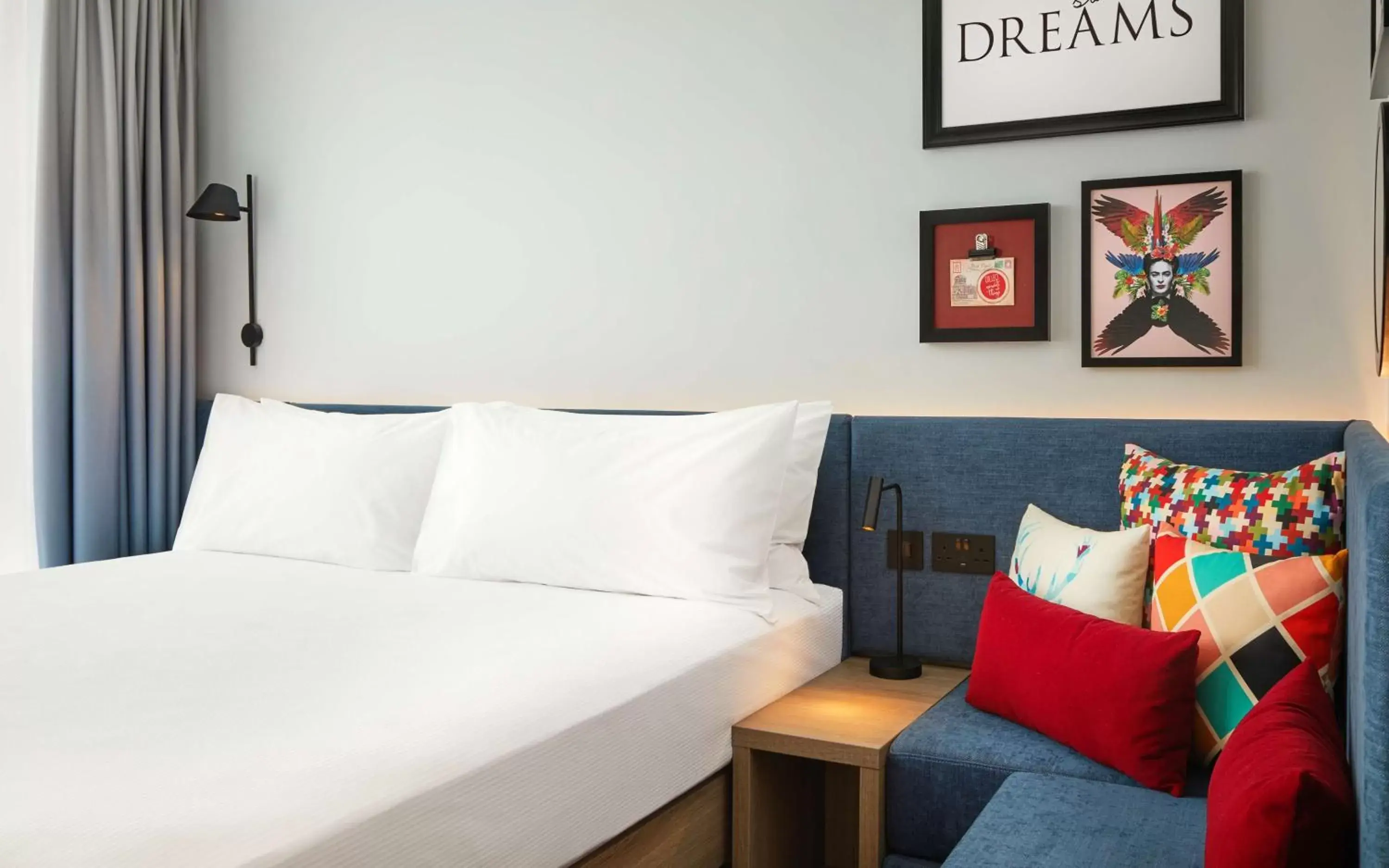 Living room, Bed in Hampton By Hilton Dublin City Centre