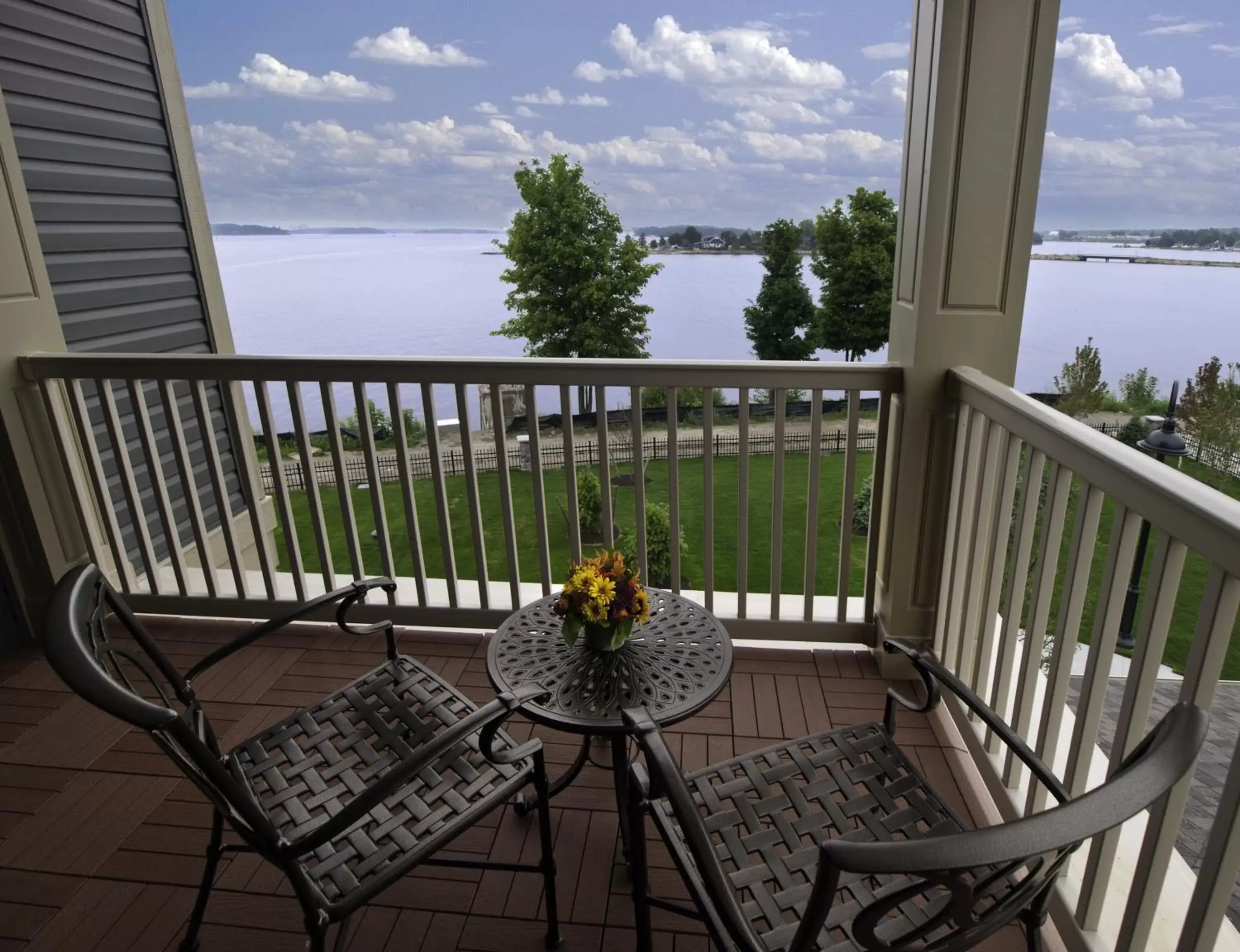 Balcony/Terrace in 1000 Islands Harbor Hotel