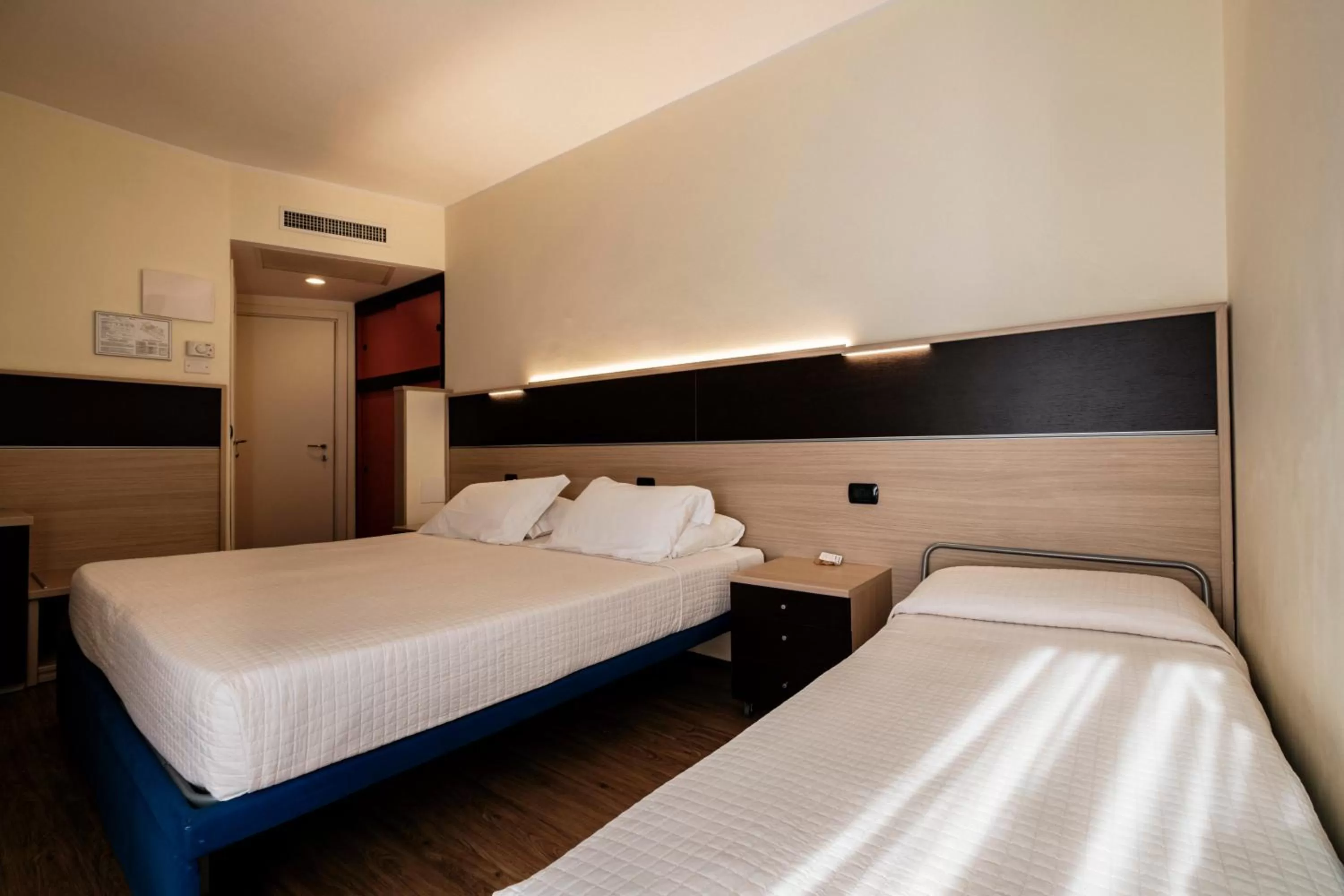 Photo of the whole room, Bed in Hotel Augustus