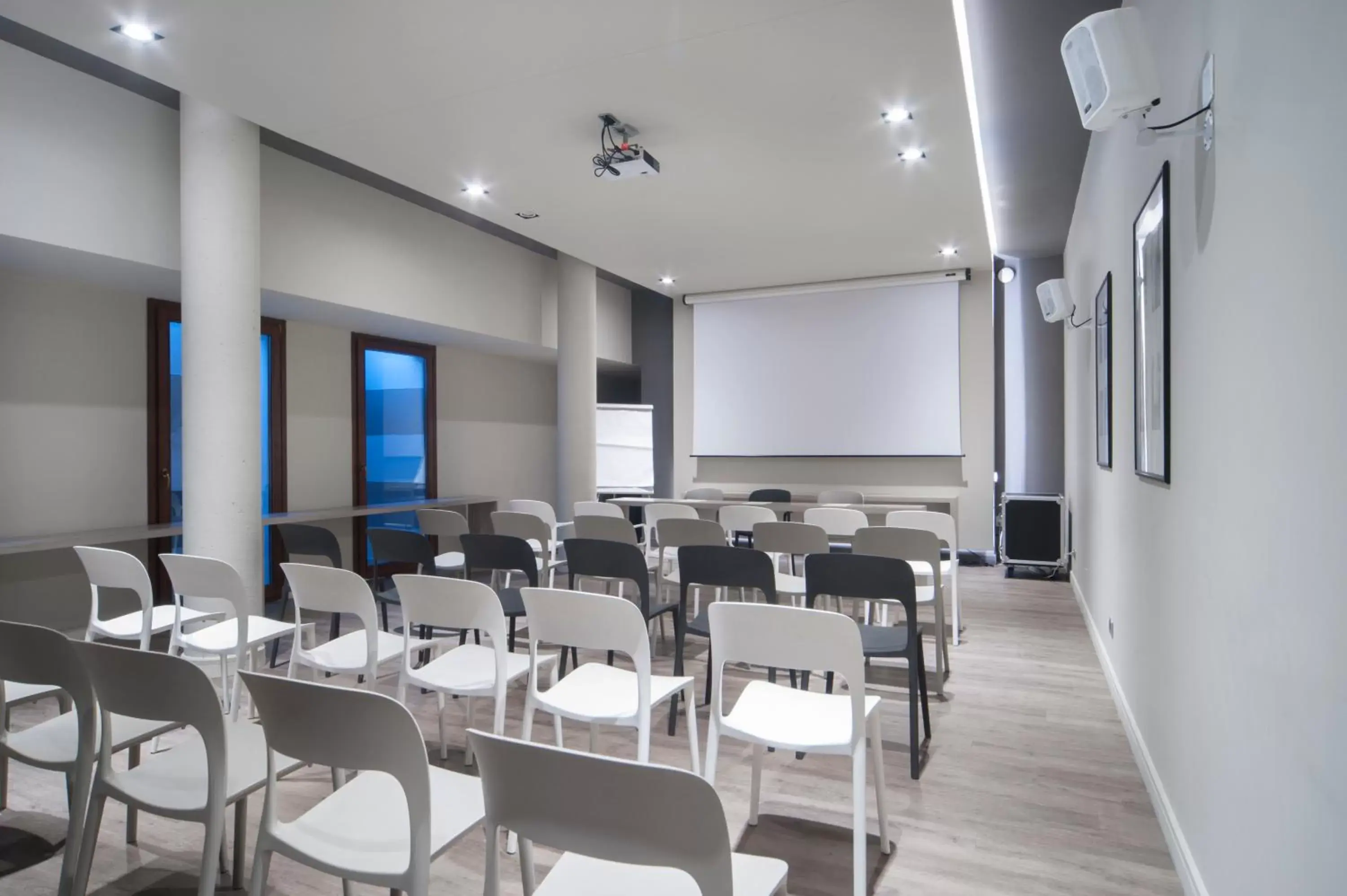 Meeting/conference room in SeePort Hotel