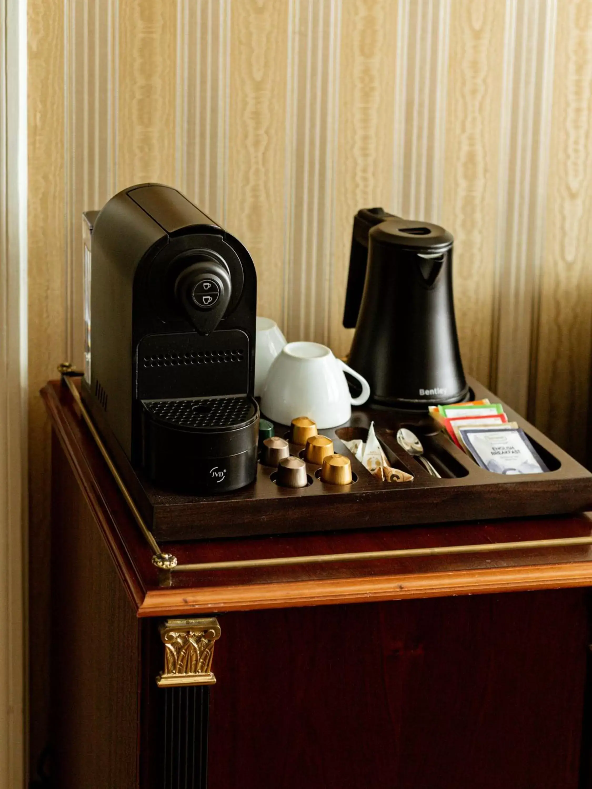 Coffee/tea facilities in Gerlóczy Boutique Hotel