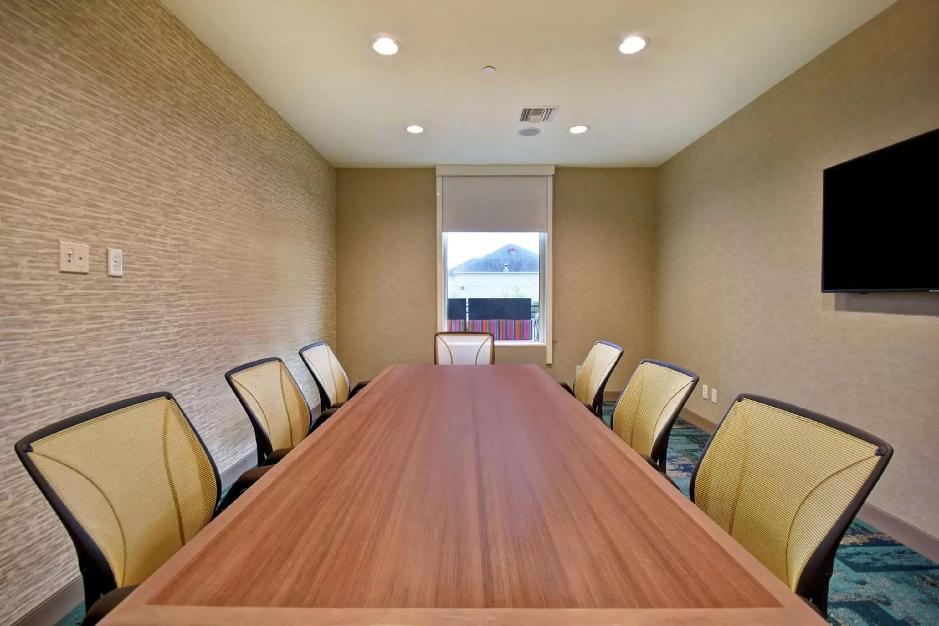 Meeting/conference room in Home2 Suites by Hilton Harvey New Orleans Westbank