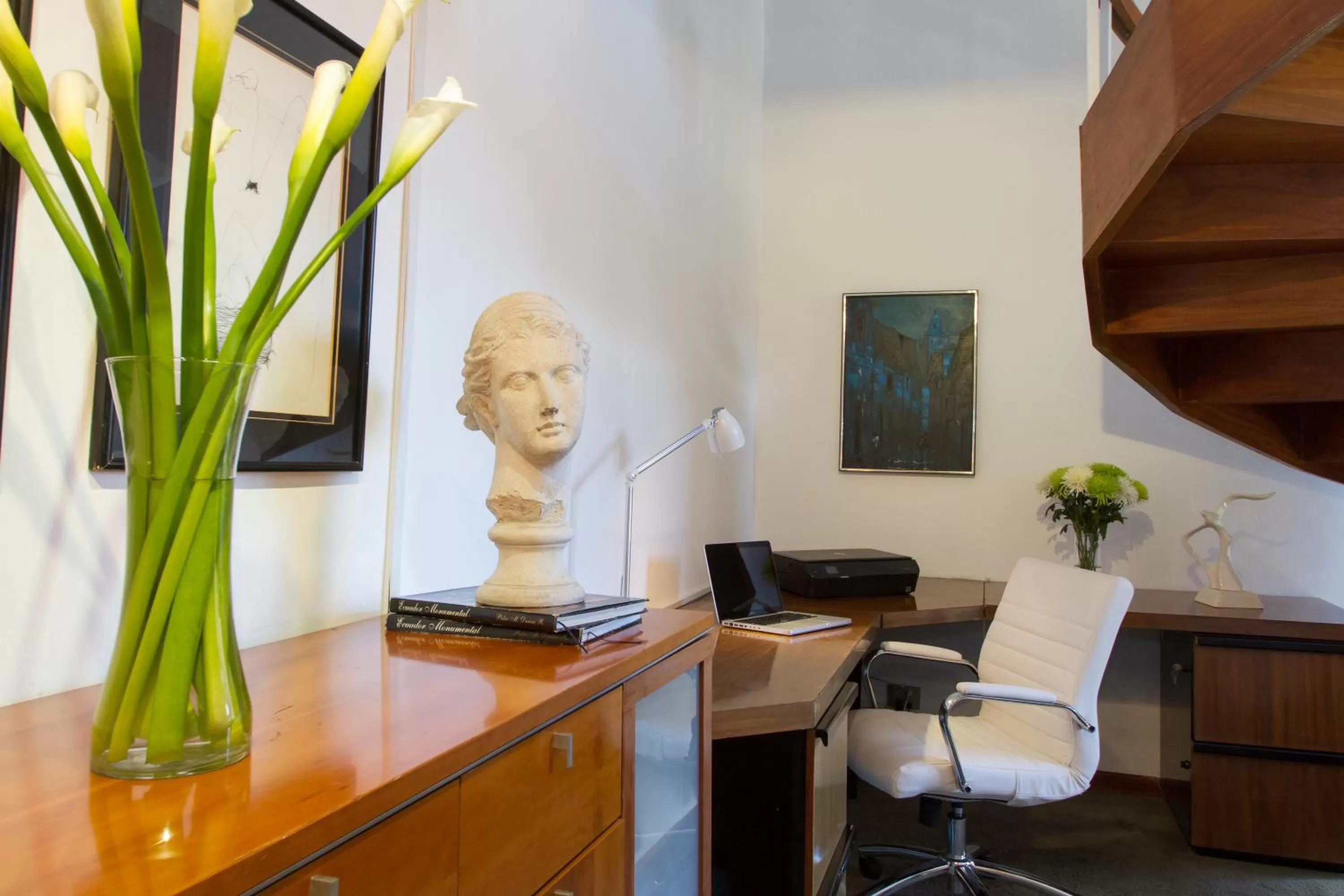 Lobby or reception in The Penthouse Lodge