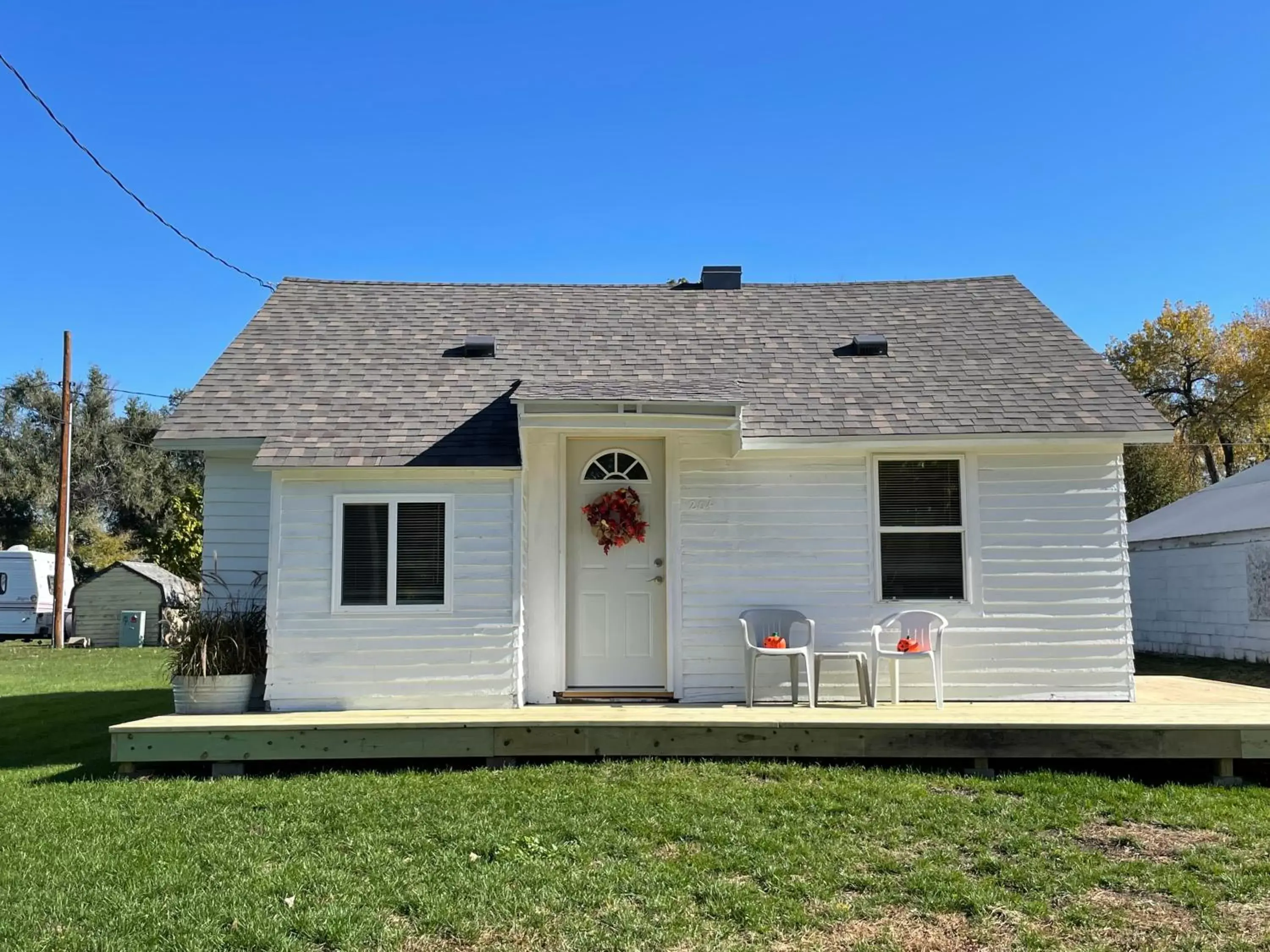 Facade/entrance in East Side Motel & Cabins Facade/entrance in East Side Motel & Cabins
