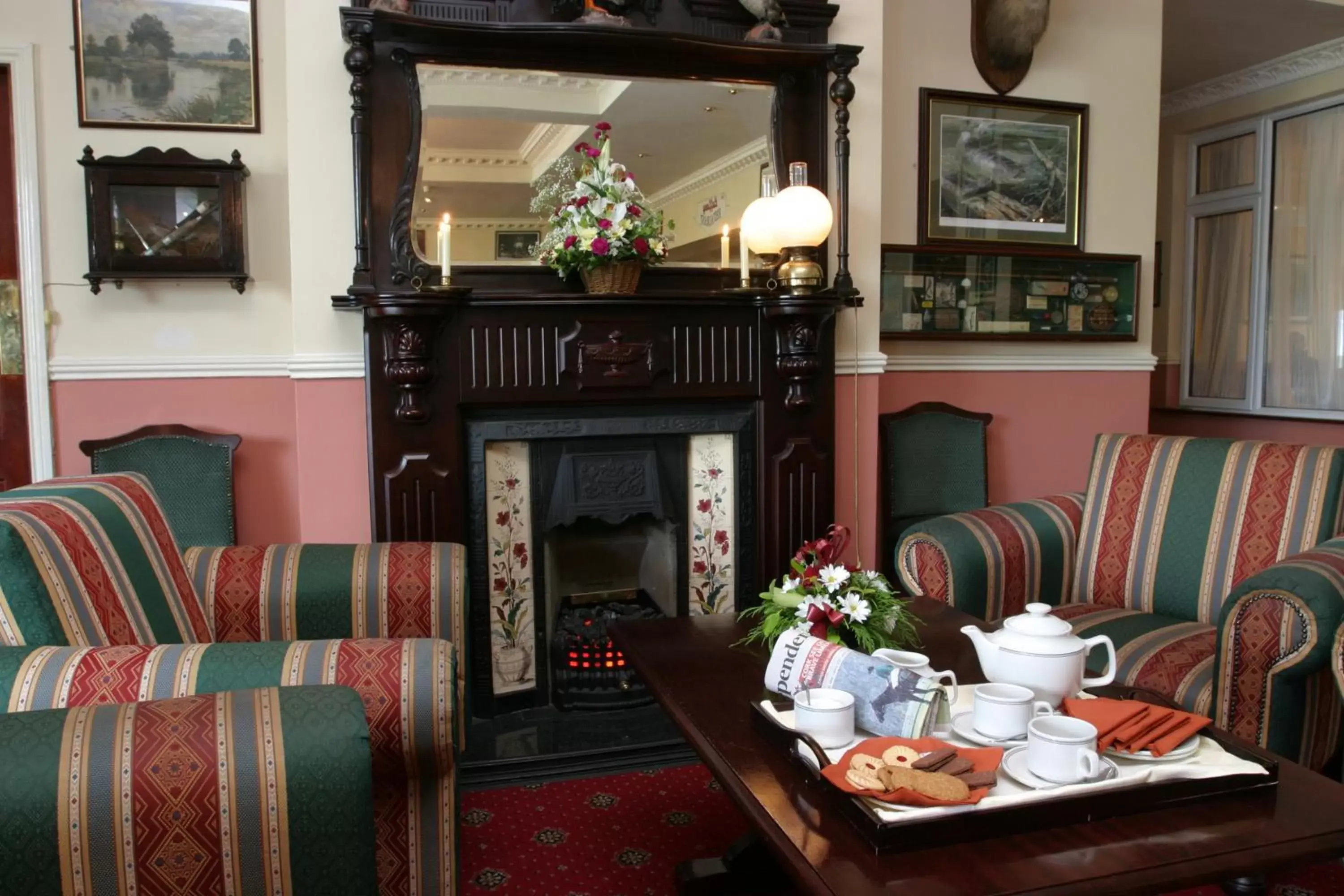 Lobby or reception in Rhu Glenn Hotel