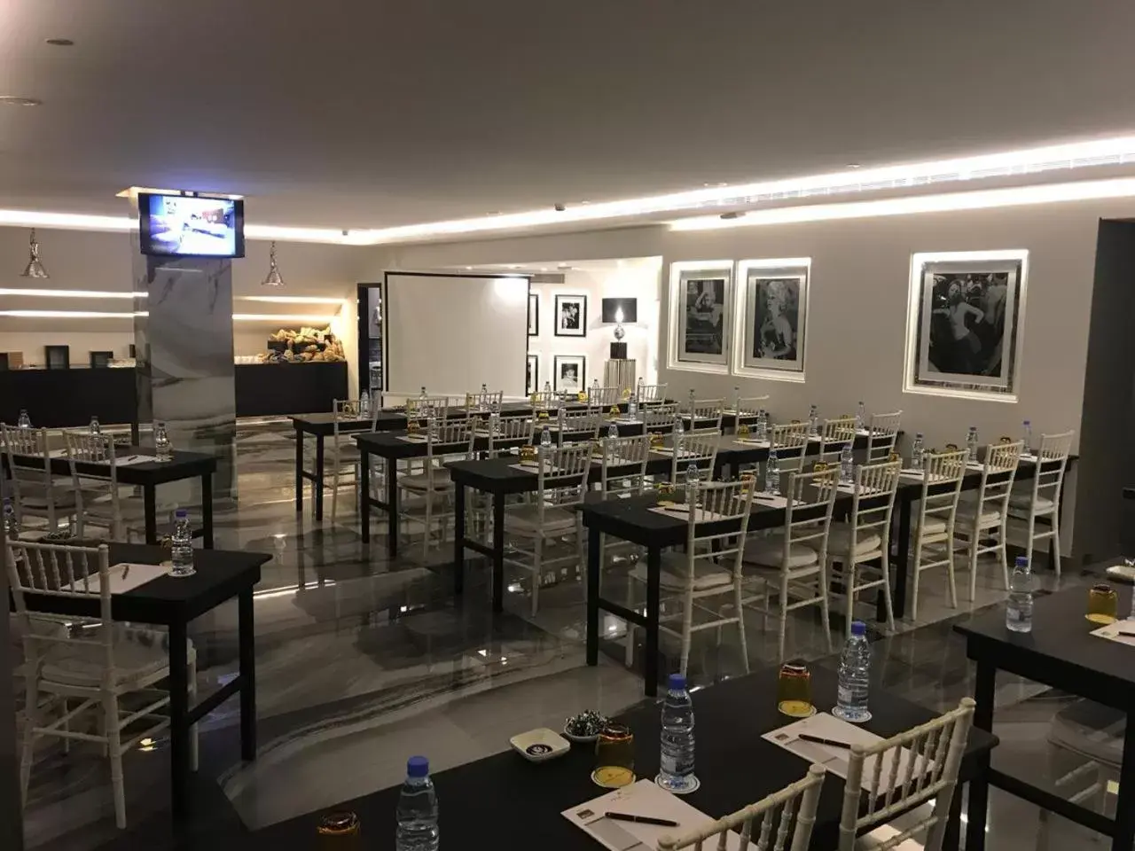 Business facilities, Restaurant/Places to Eat in Royal Tulip Achrafieh