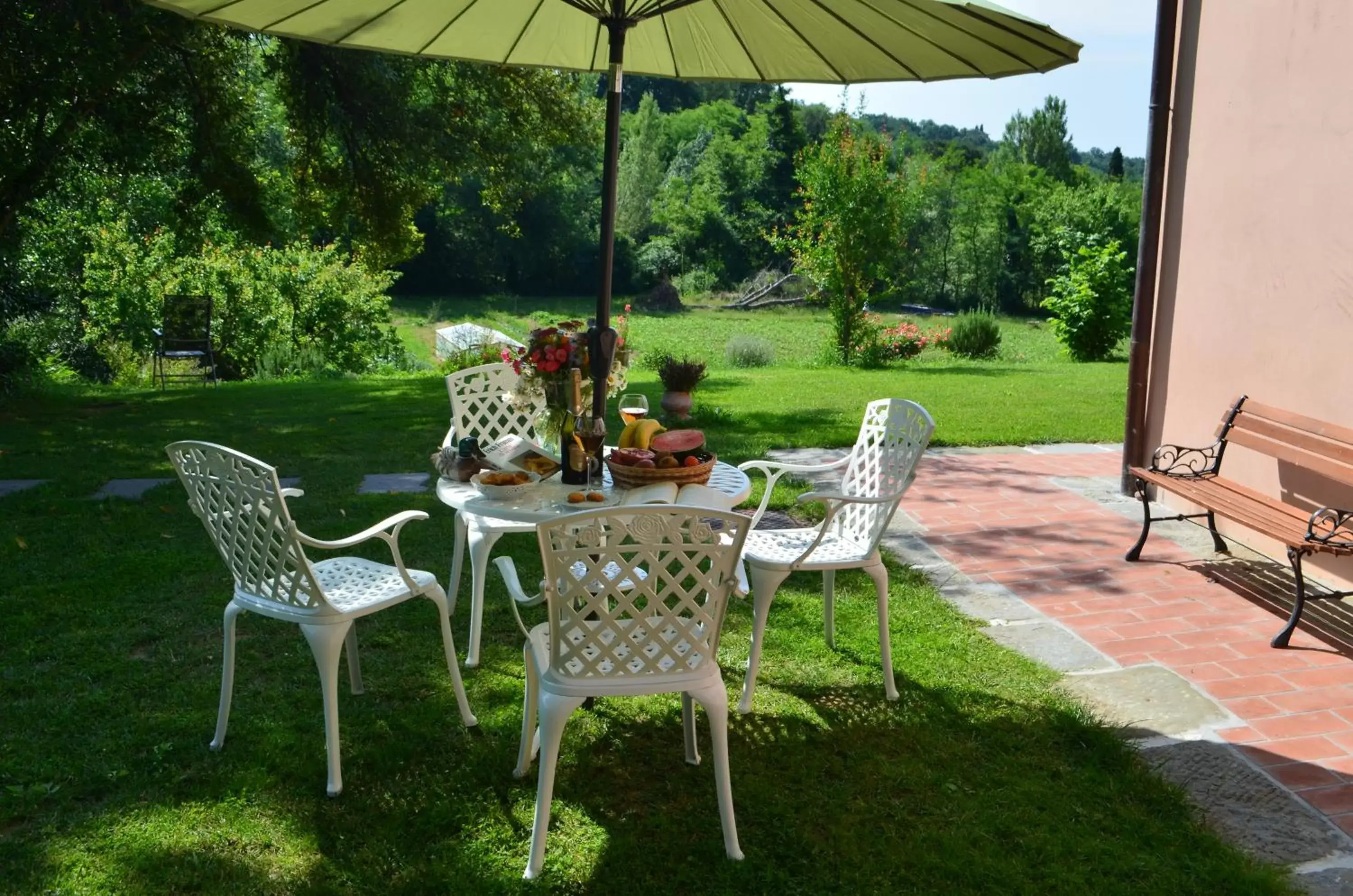 Garden in A'Loro B&B