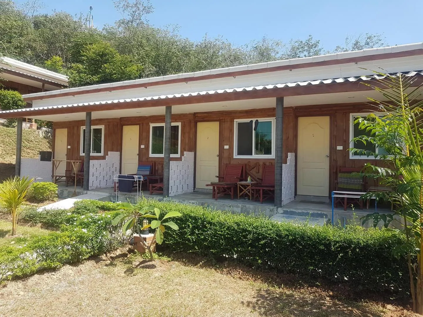 Twin Room with Garden View in Cottage Hill @ Lanta