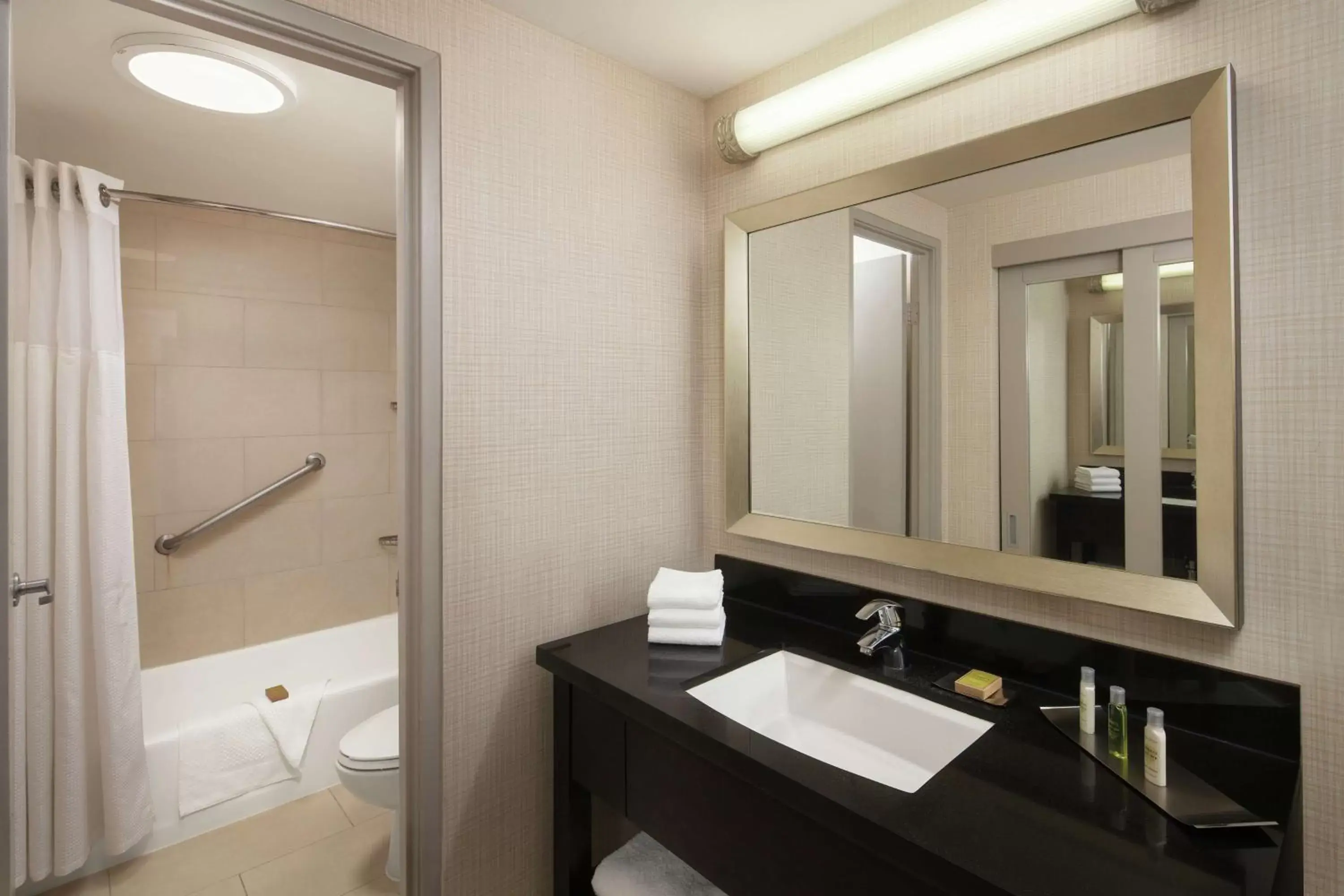 Bathroom in DoubleTree By Hilton San Diego Hotel Circle