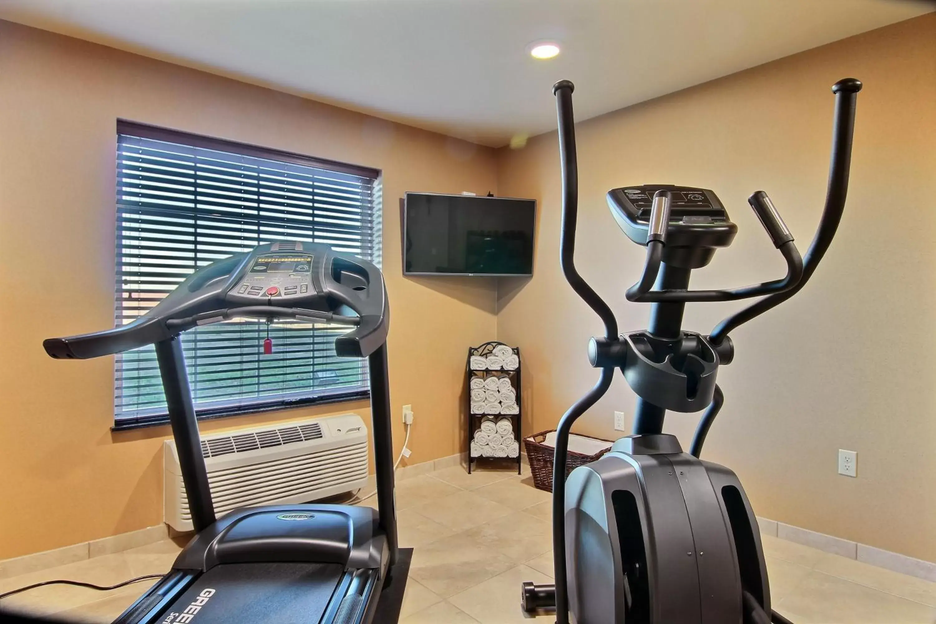 Fitness centre/facilities in Cobblestone Hotel & Suites - McCook Fitness centre/facilities in Cobblestone Hotel & Suites - McCook