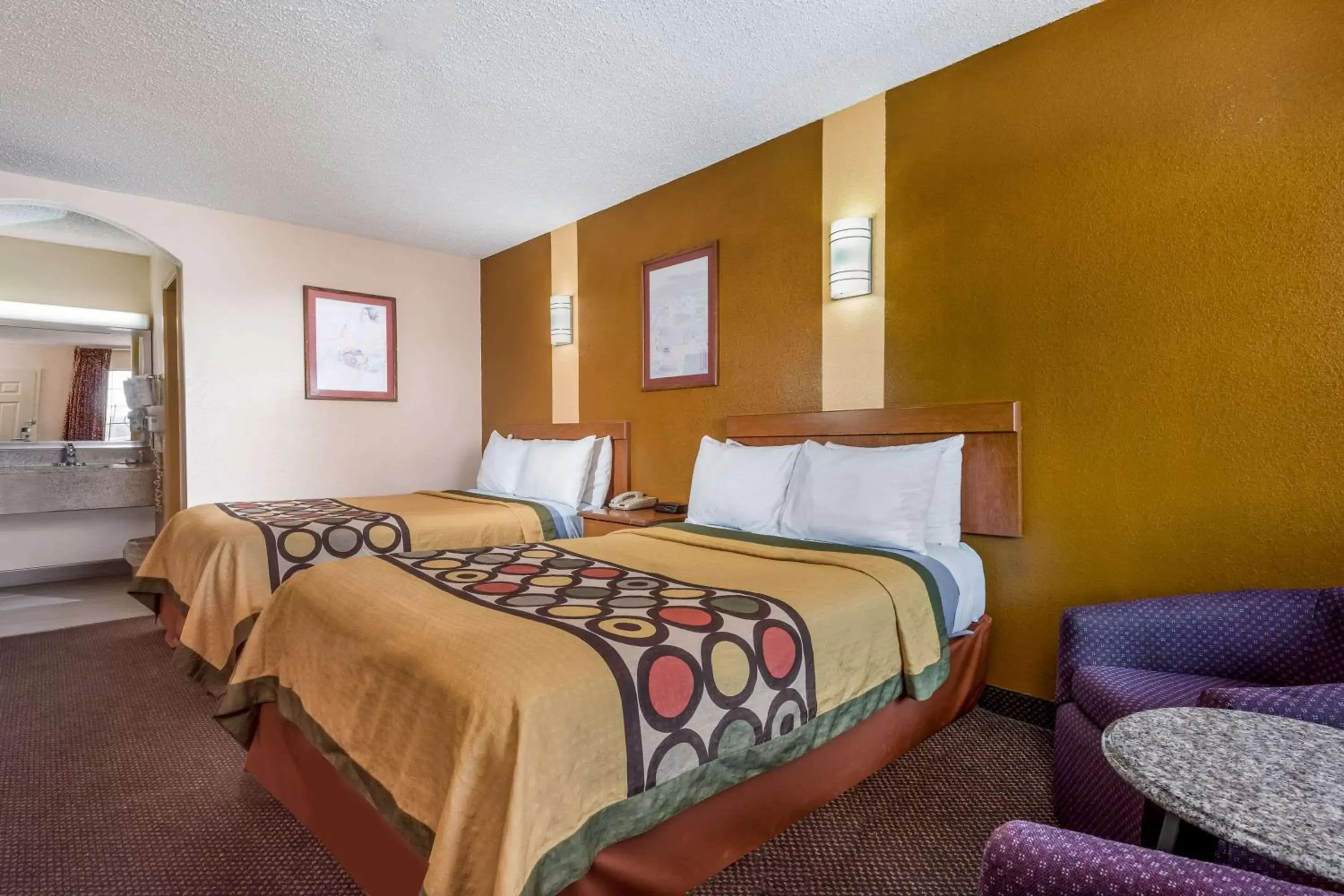 Photo of the whole room, Bed in Super 8 by Wyndham Waco/Mall area TX