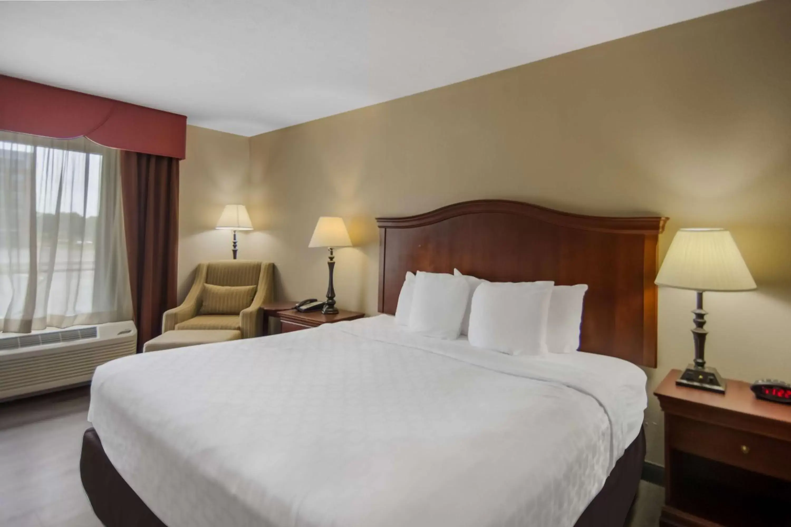 Bedroom, Bed in Best Western Aquia Quantico