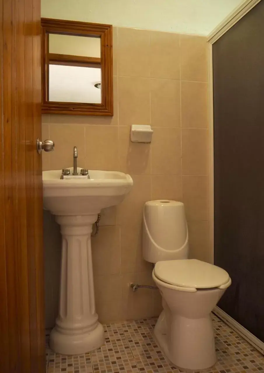 Bathroom in Hotel Maya Balam